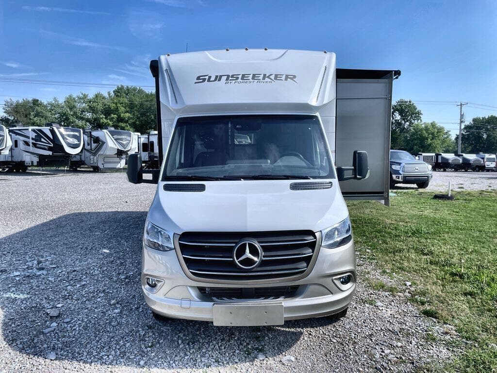 2025 Forest River Sunseeker MBS 2400T 2025 Motorhome in Great Bend KS 7405597290 Used