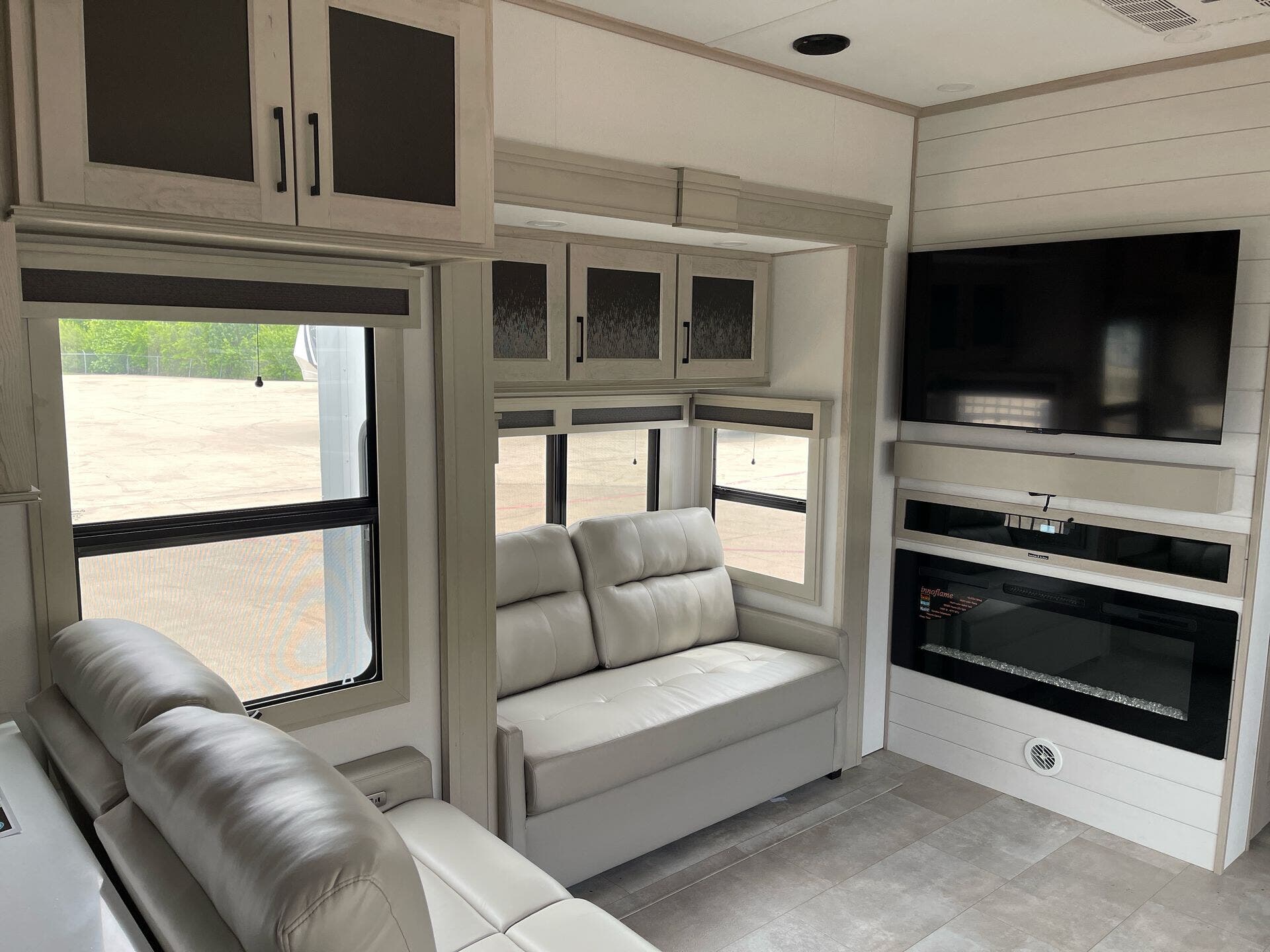 New 2025 Grand Design Solitude 417KB for sale in Fort Worth, TX
