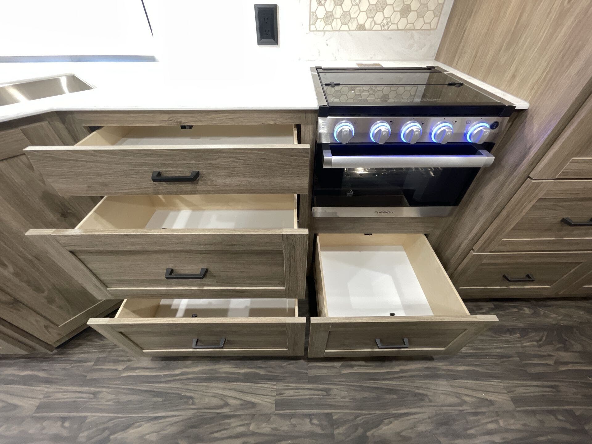 Vista/34R/2025 image-8