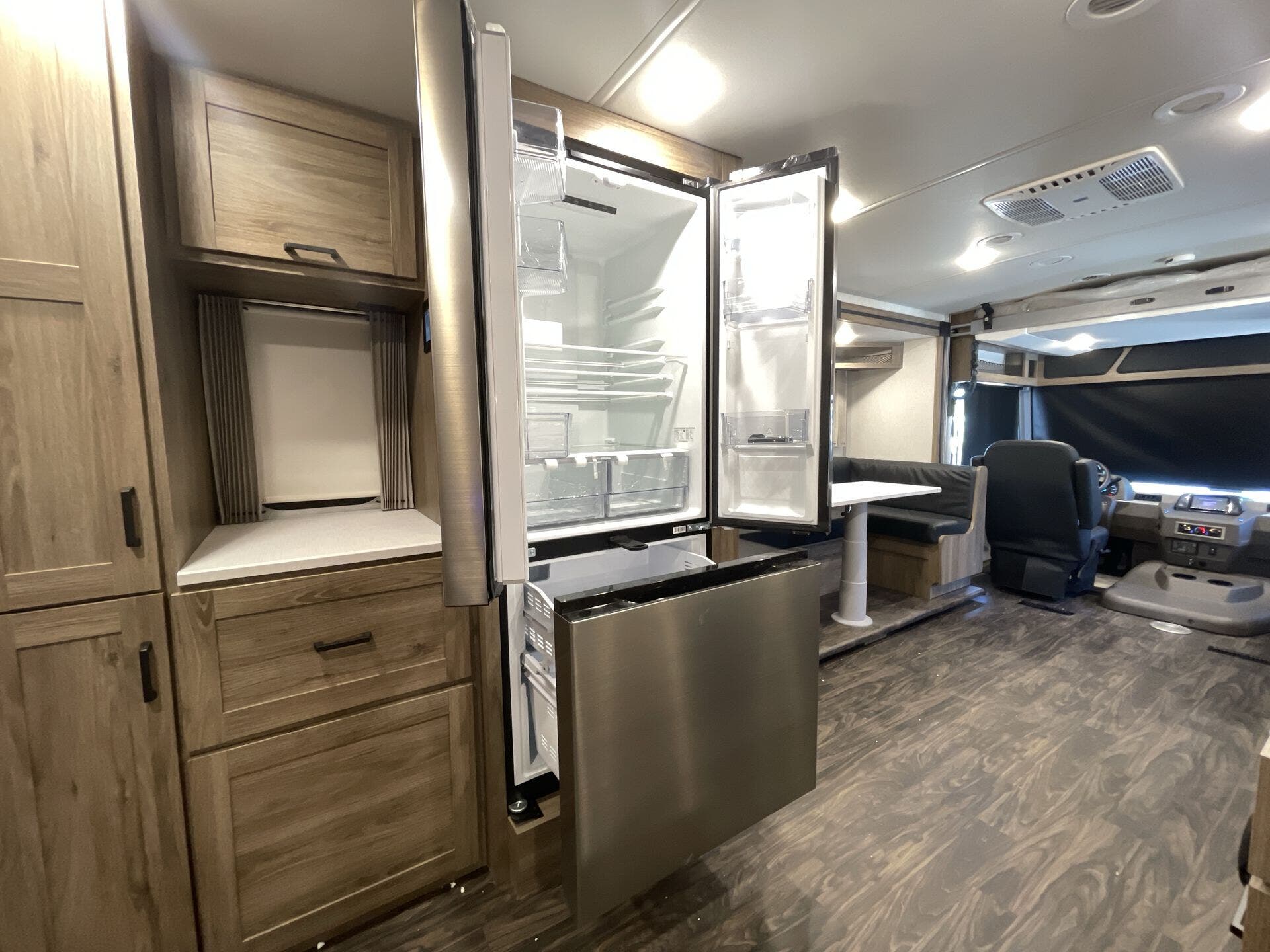 Vista/34R/2025 image-12