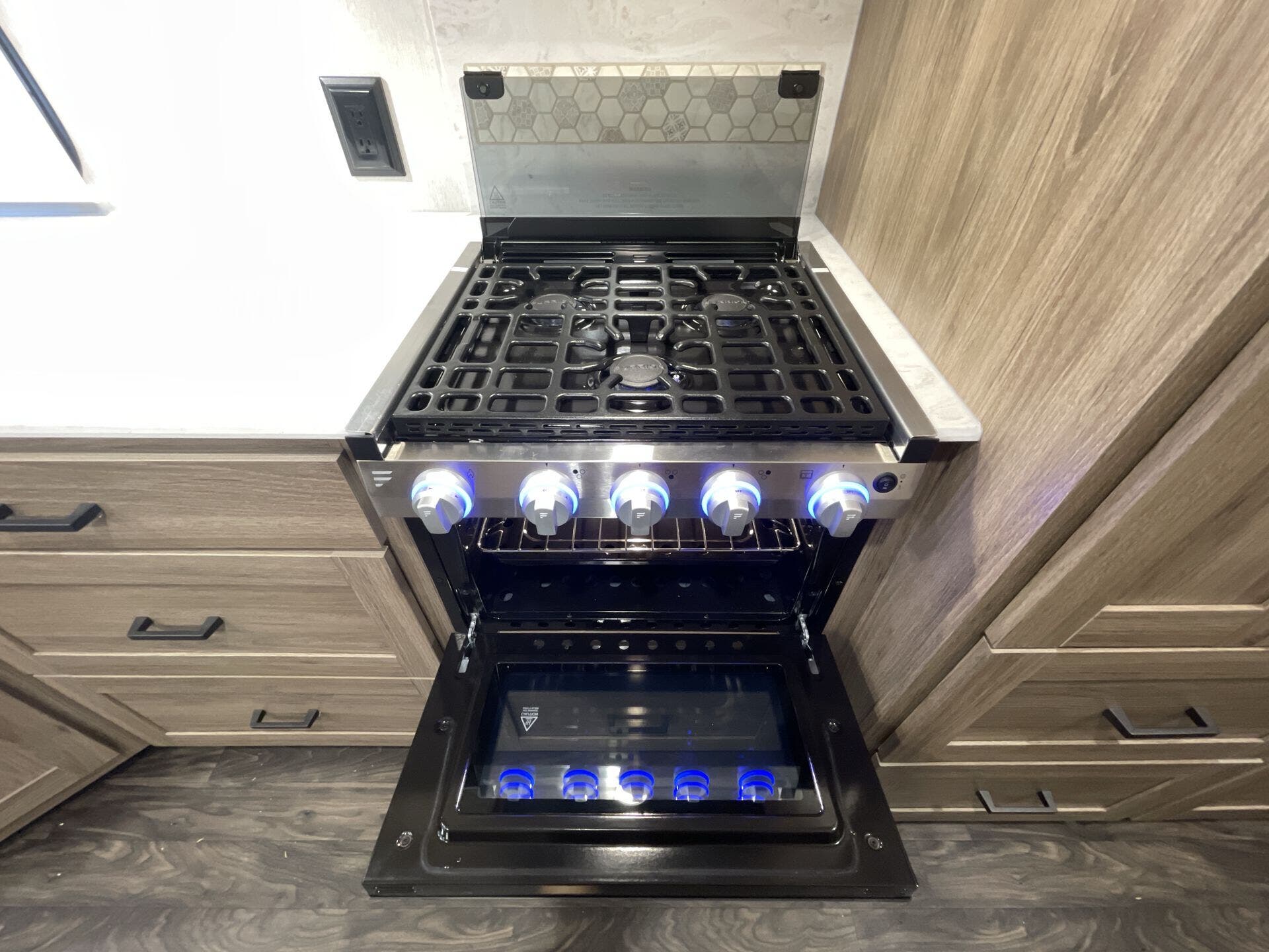 Vista/34R/2025 image-10