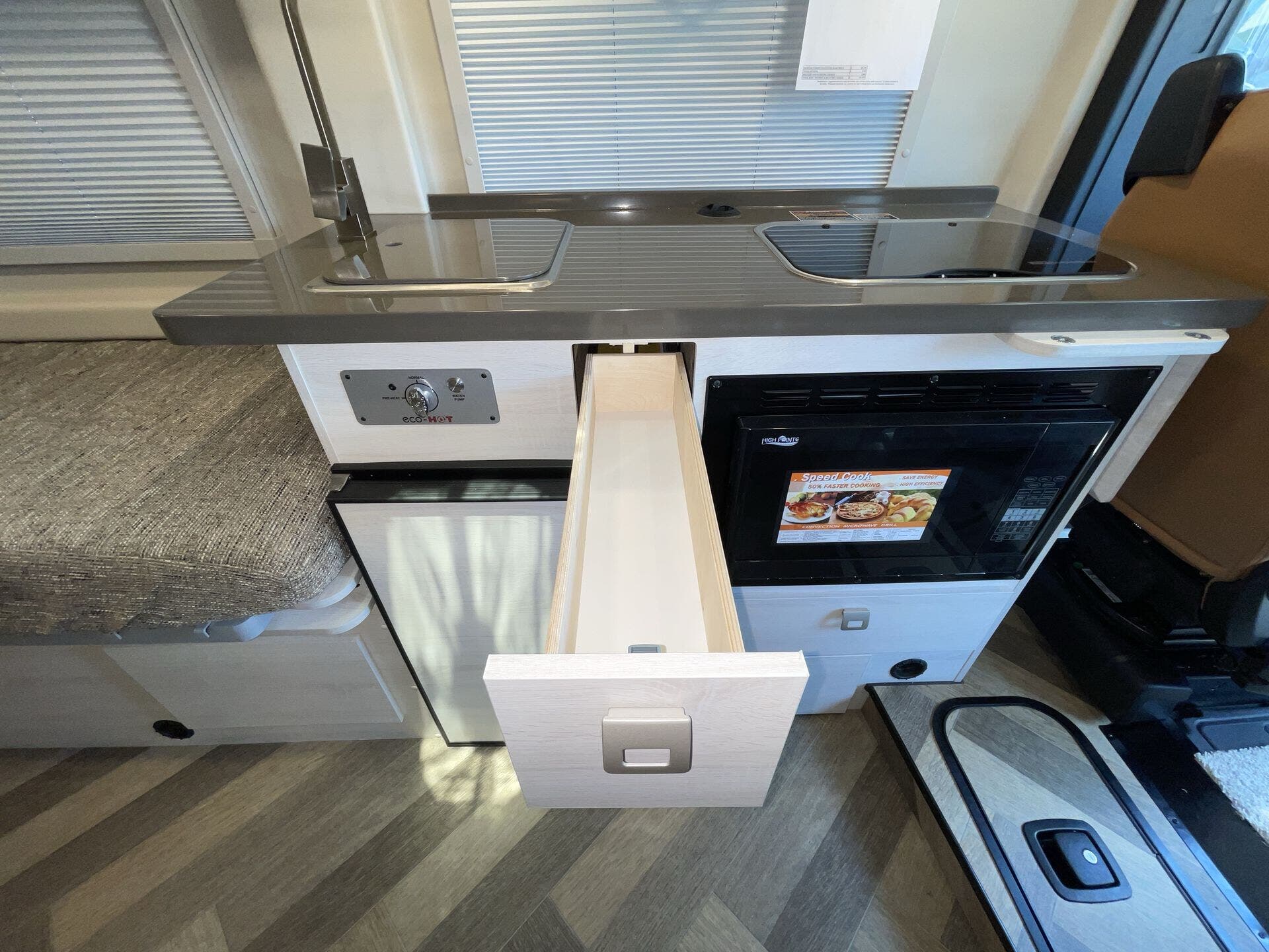 Travato/59K/2026 image-5