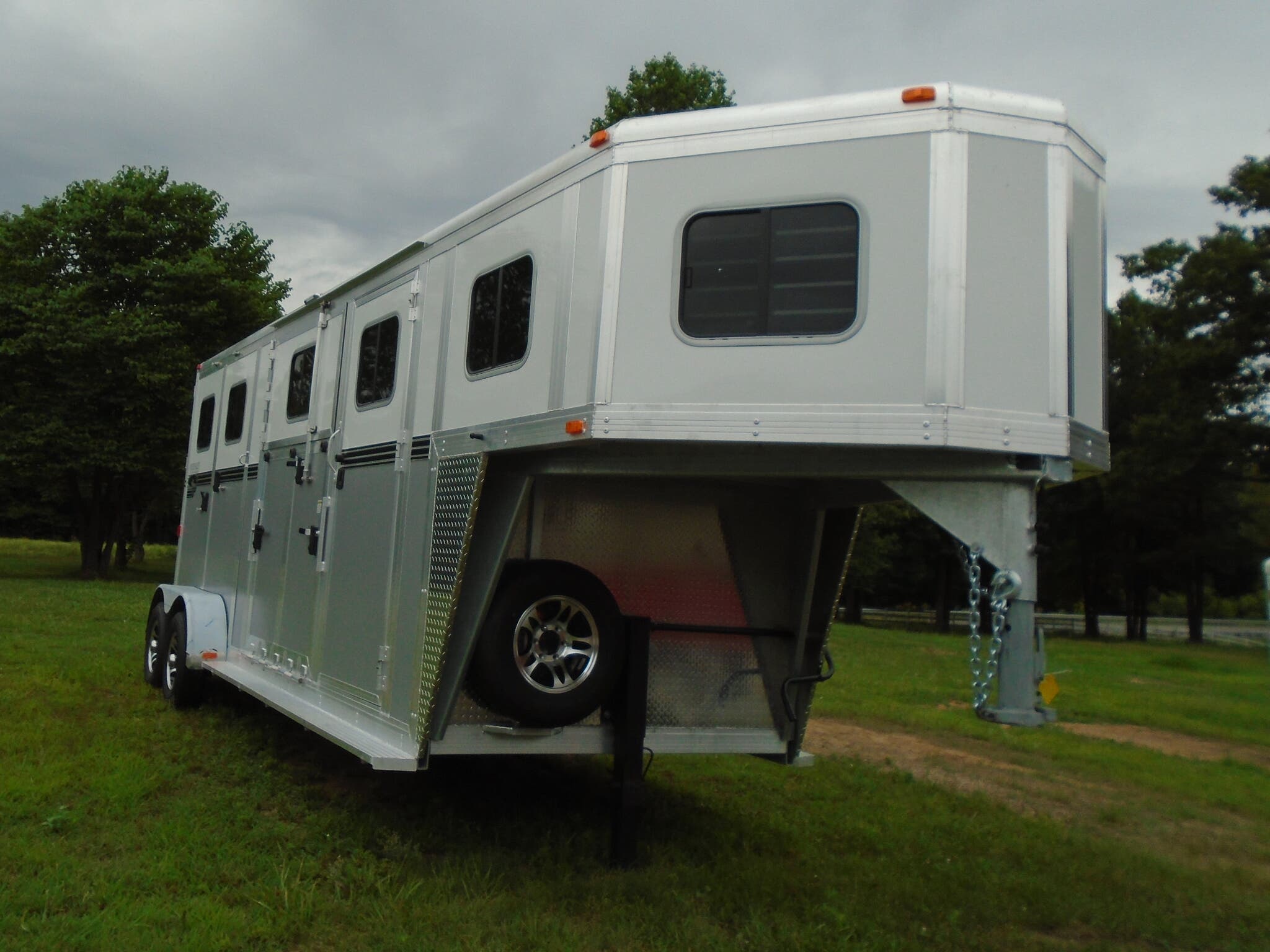 horse valley trailers