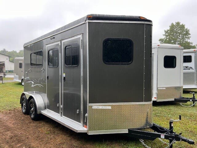 2025 Homesteader 2h bp w/dress, double doors, 7'8"x7'