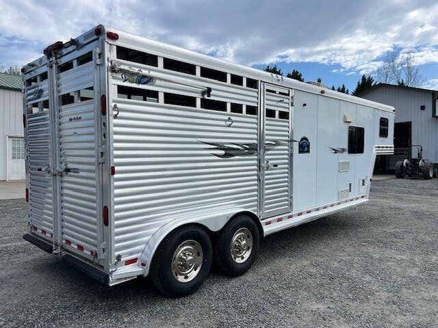 Trailer Photo 4
