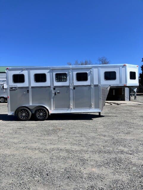 Trailer Photo 16