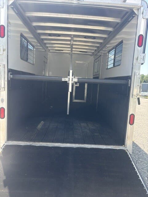 Trailer Photo 4