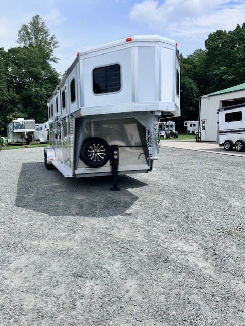 Trailer Photo 2