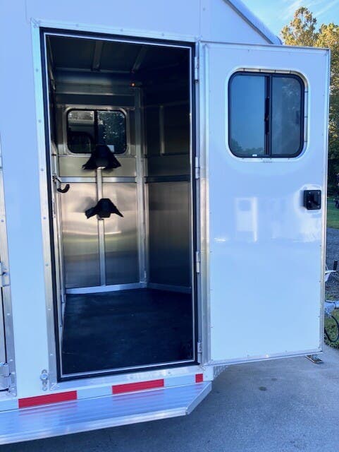 Trailer Photo 8
