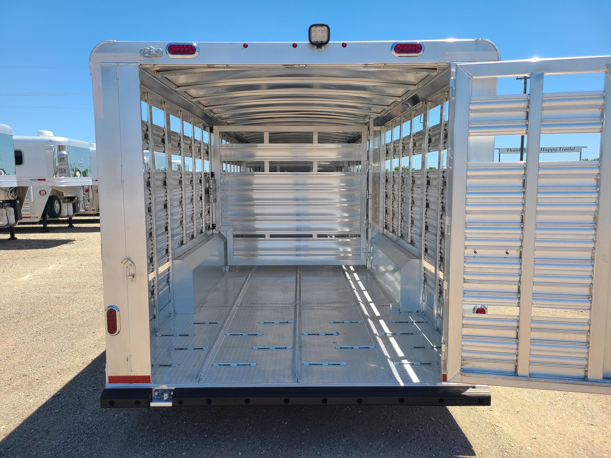 Trailer Photo 6