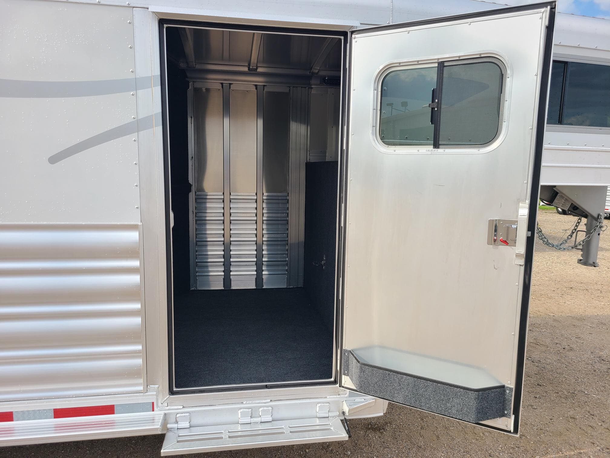 Trailer Photo 12