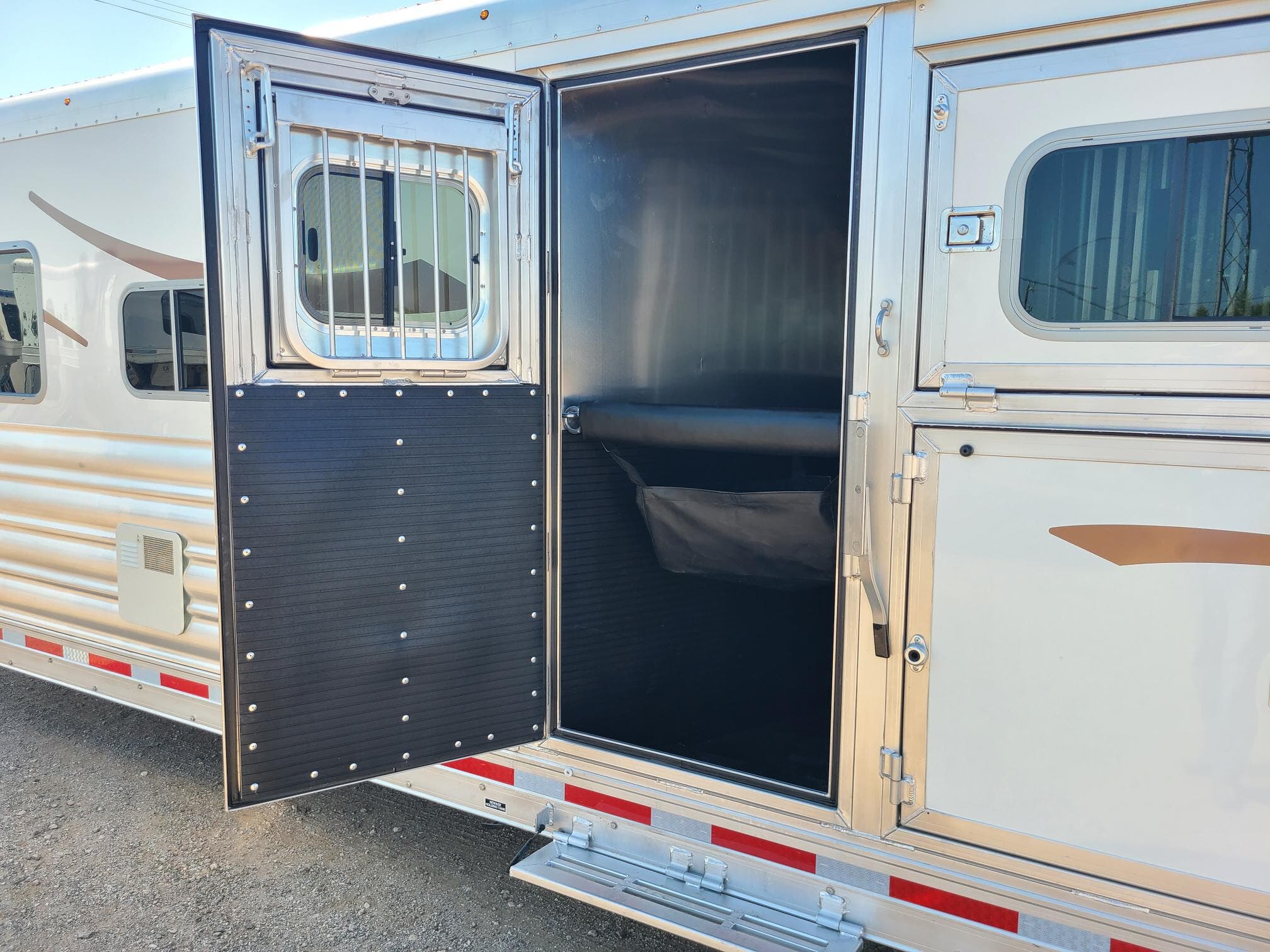 Trailer Photo 23
