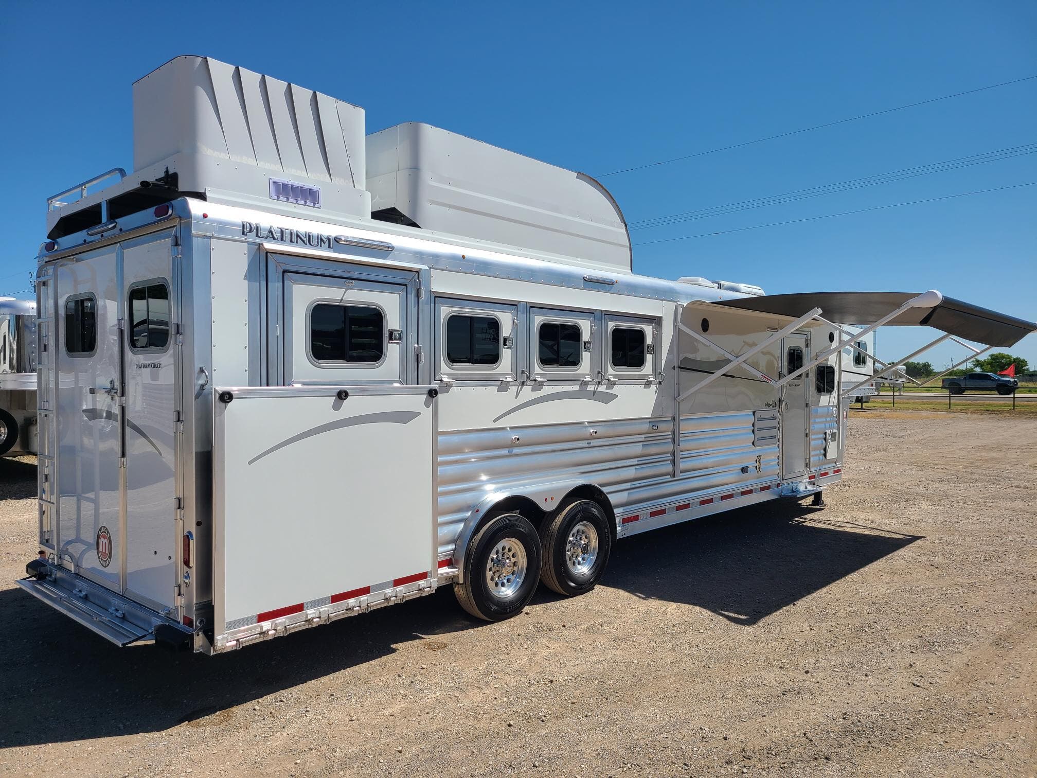 Trailer Photo 3