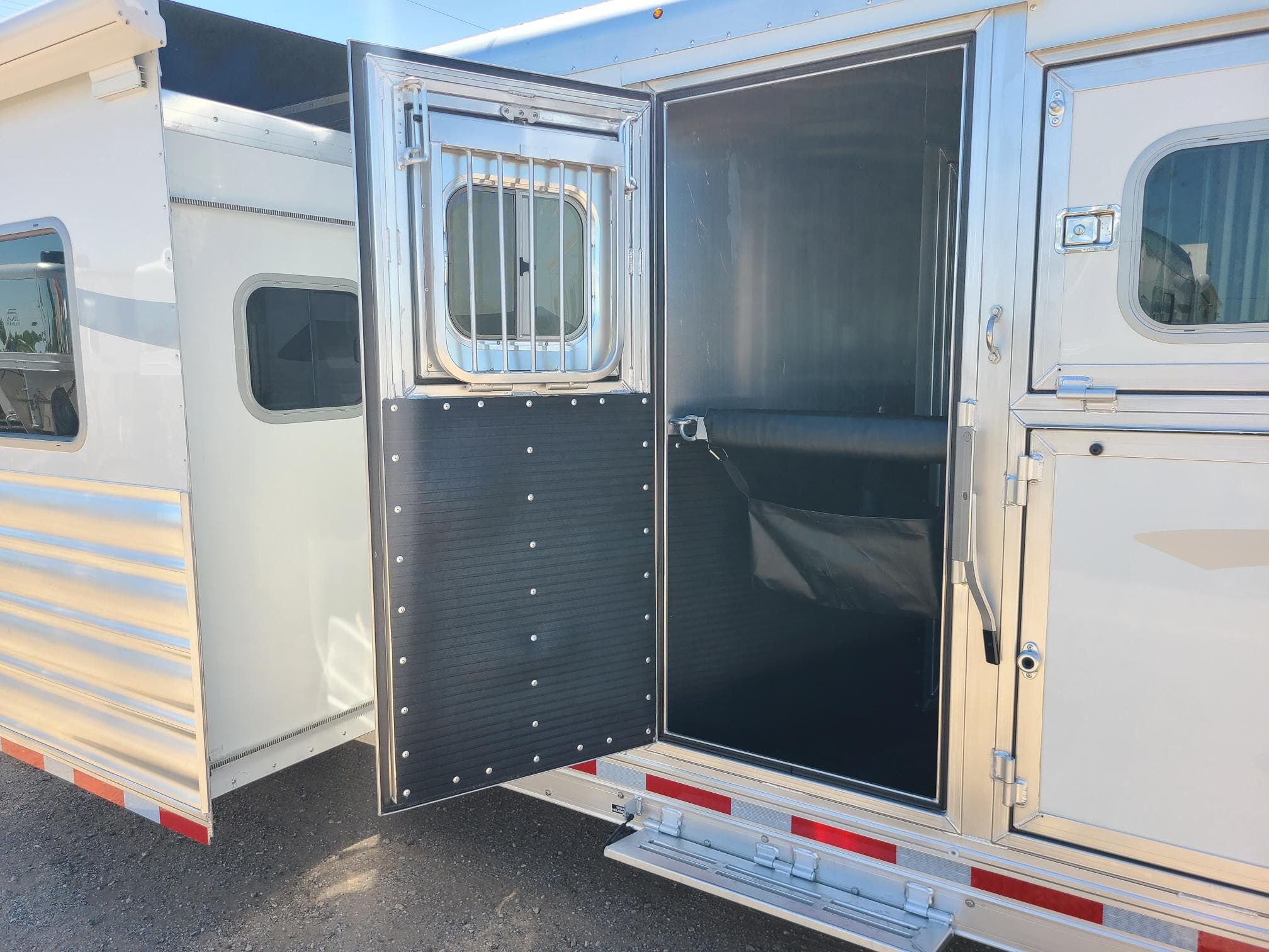Trailer Photo 24