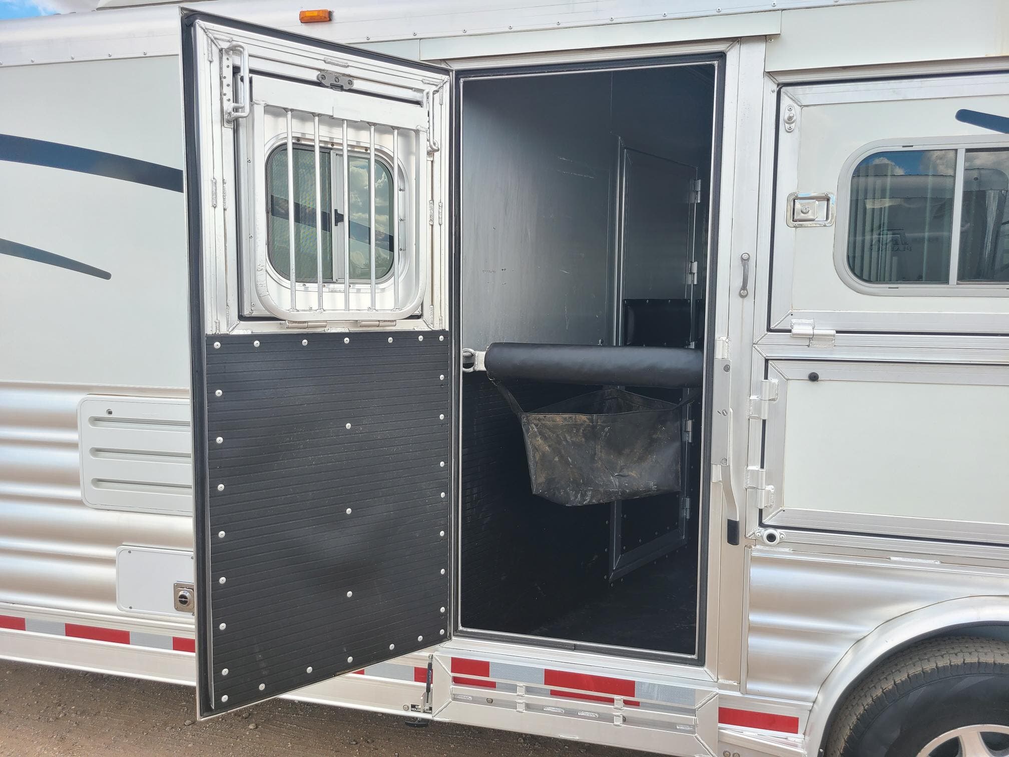 Trailer Photo 19