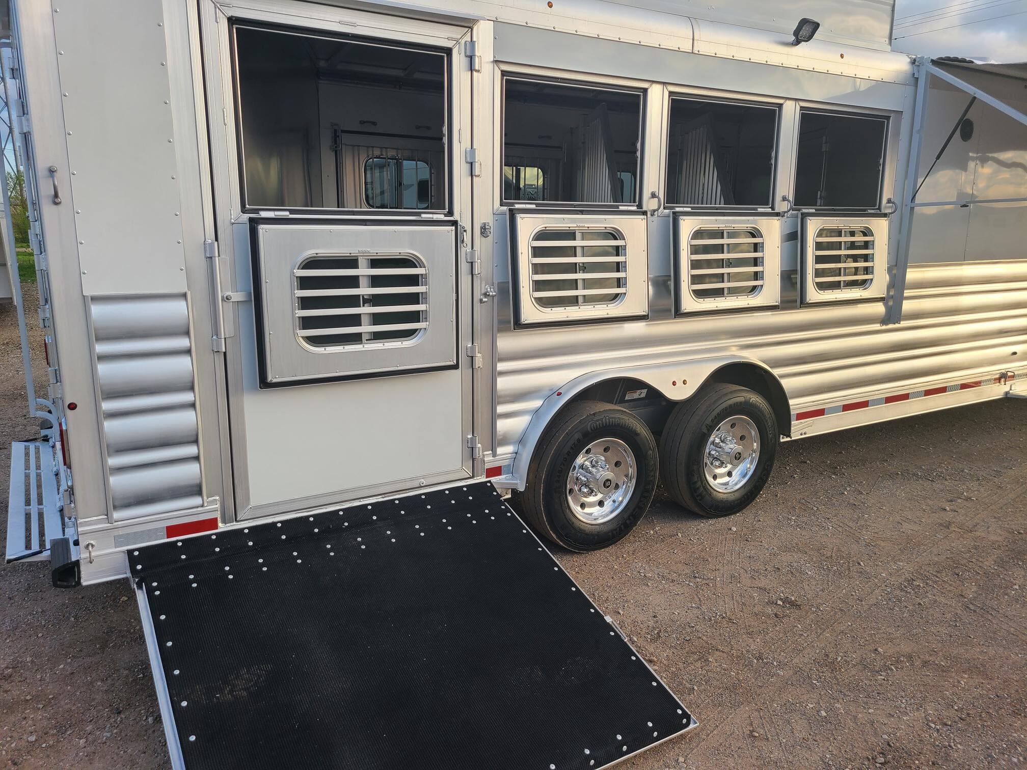 Trailer Photo 17