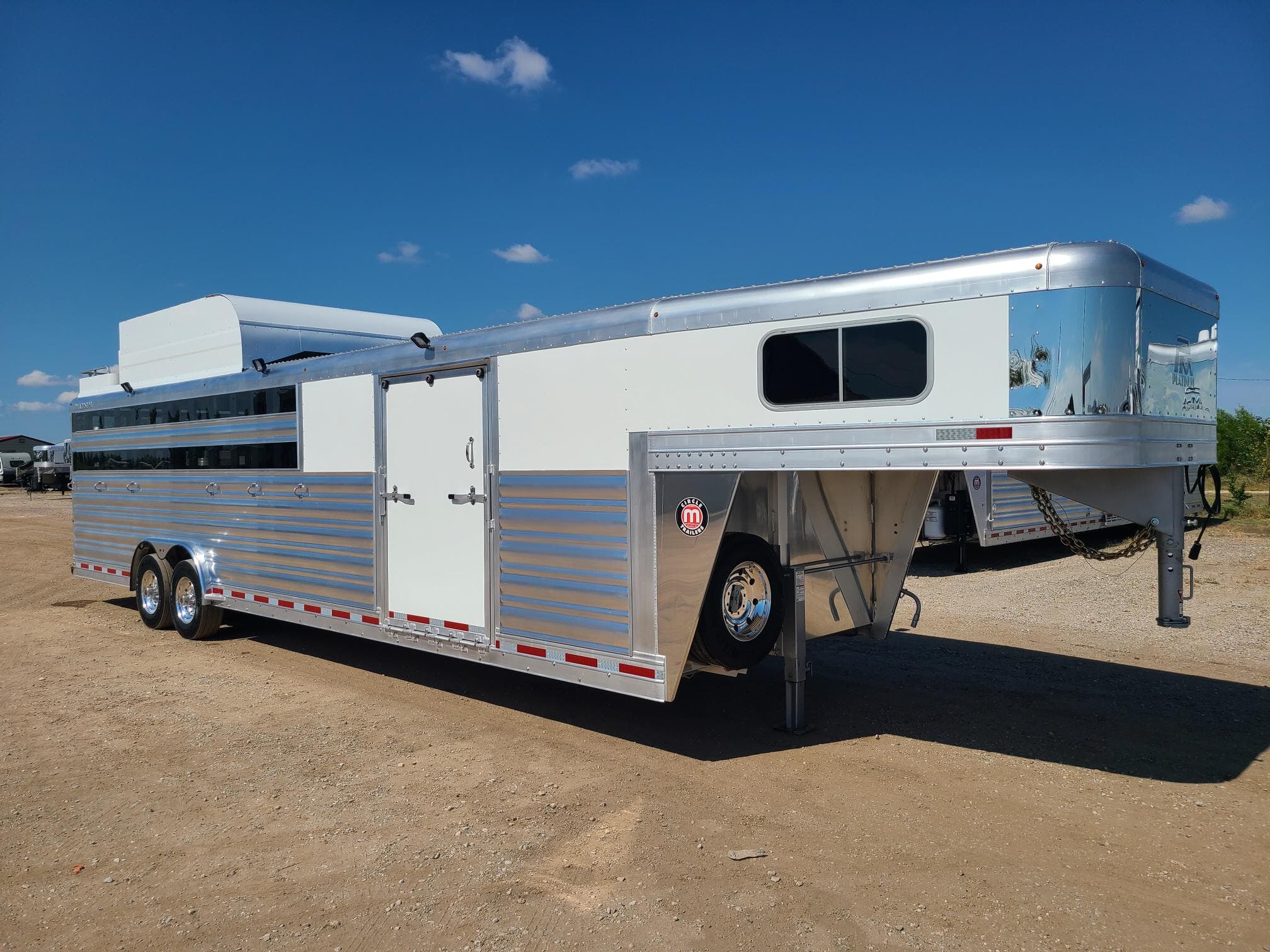 Trailer Photo 2