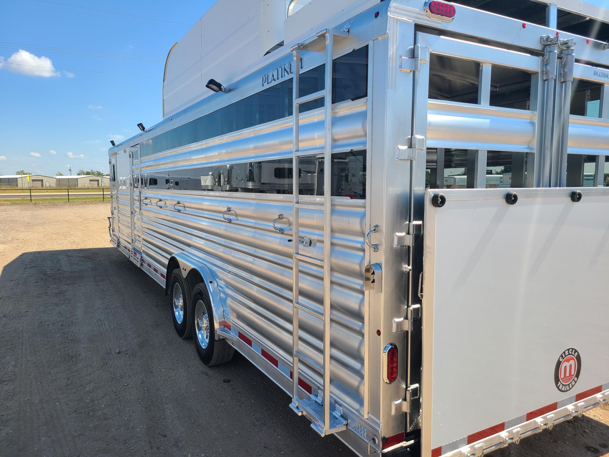 Trailer Photo 25