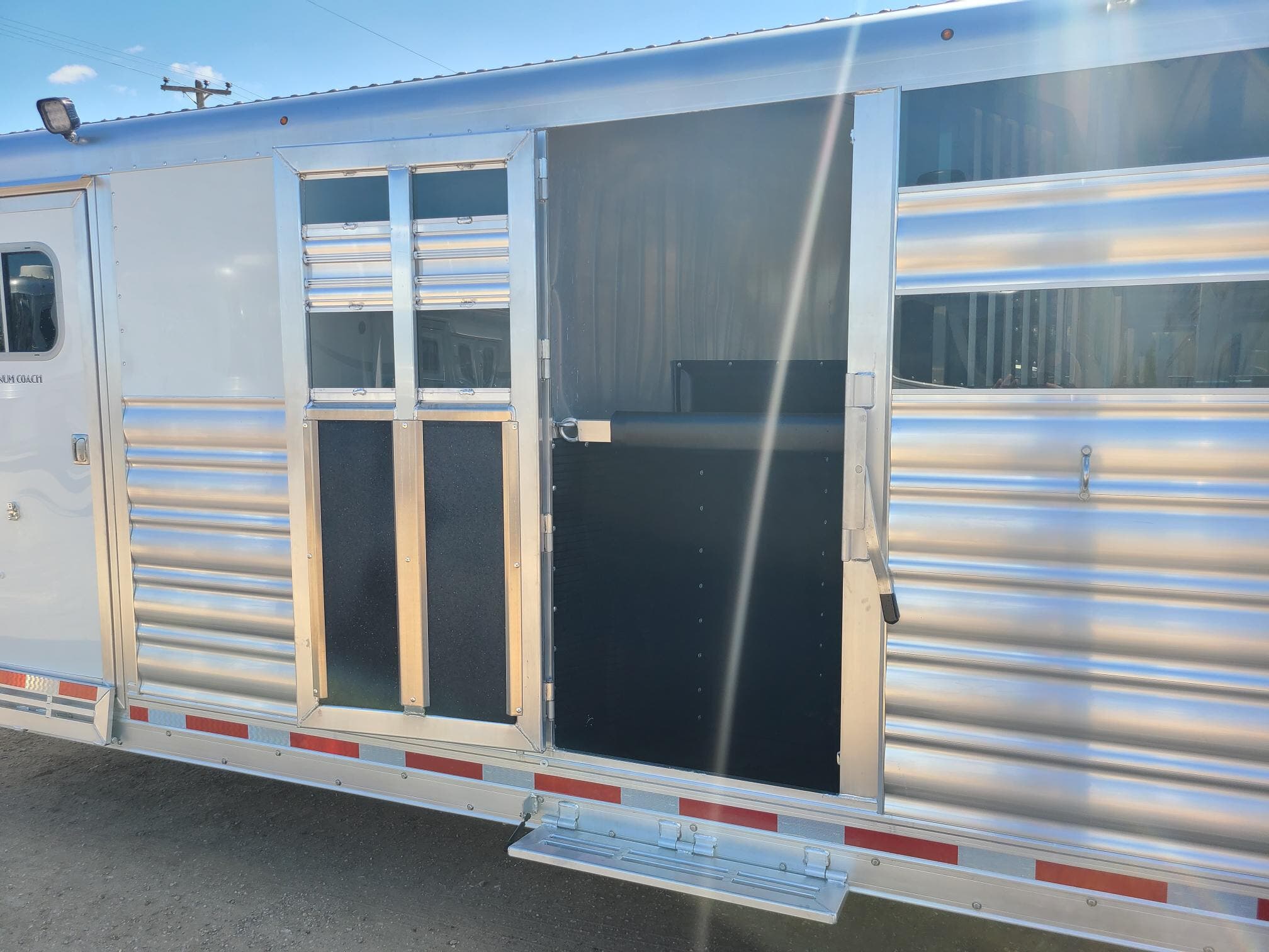 Trailer Photo 27