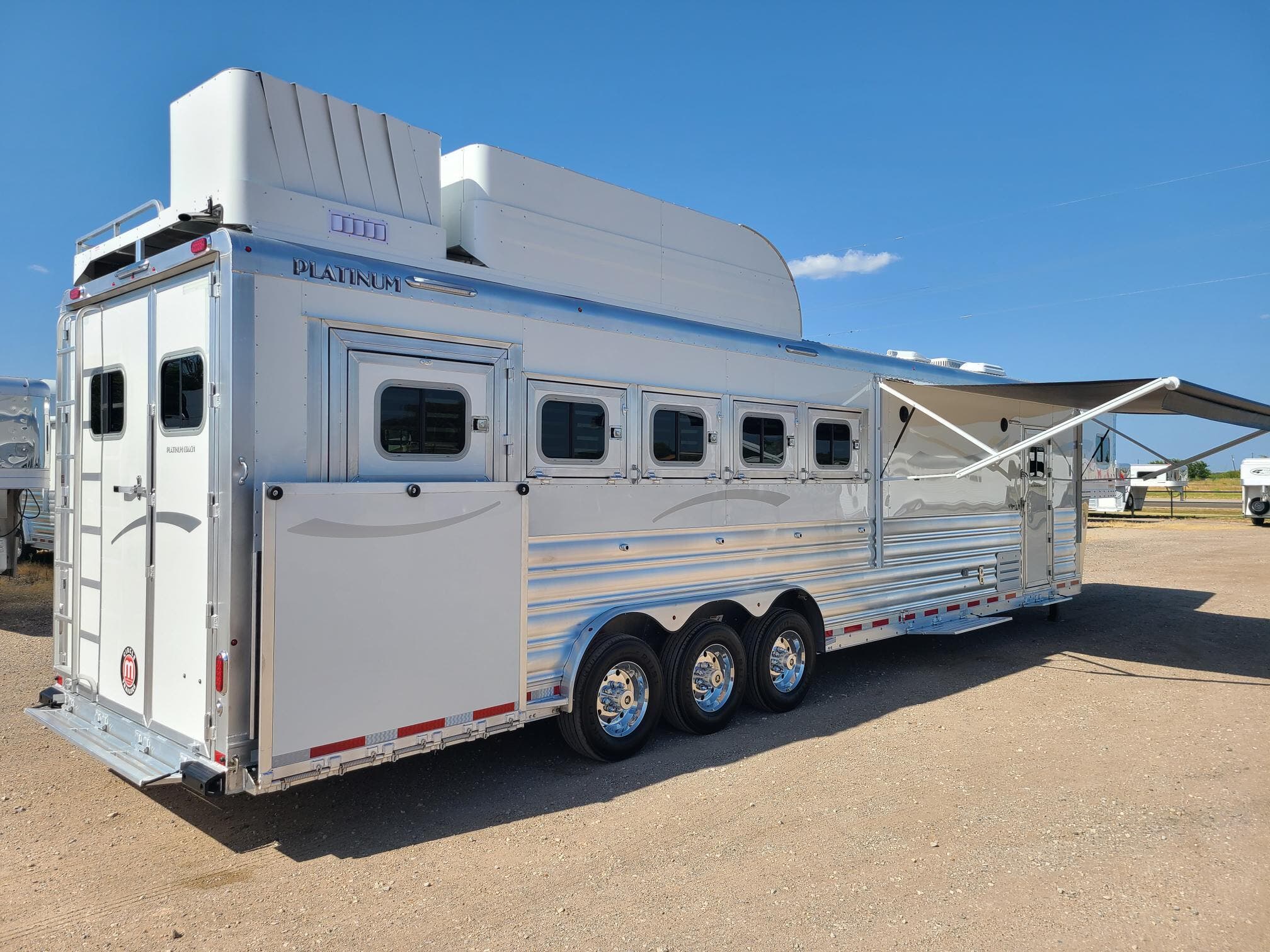 Trailer Photo 2