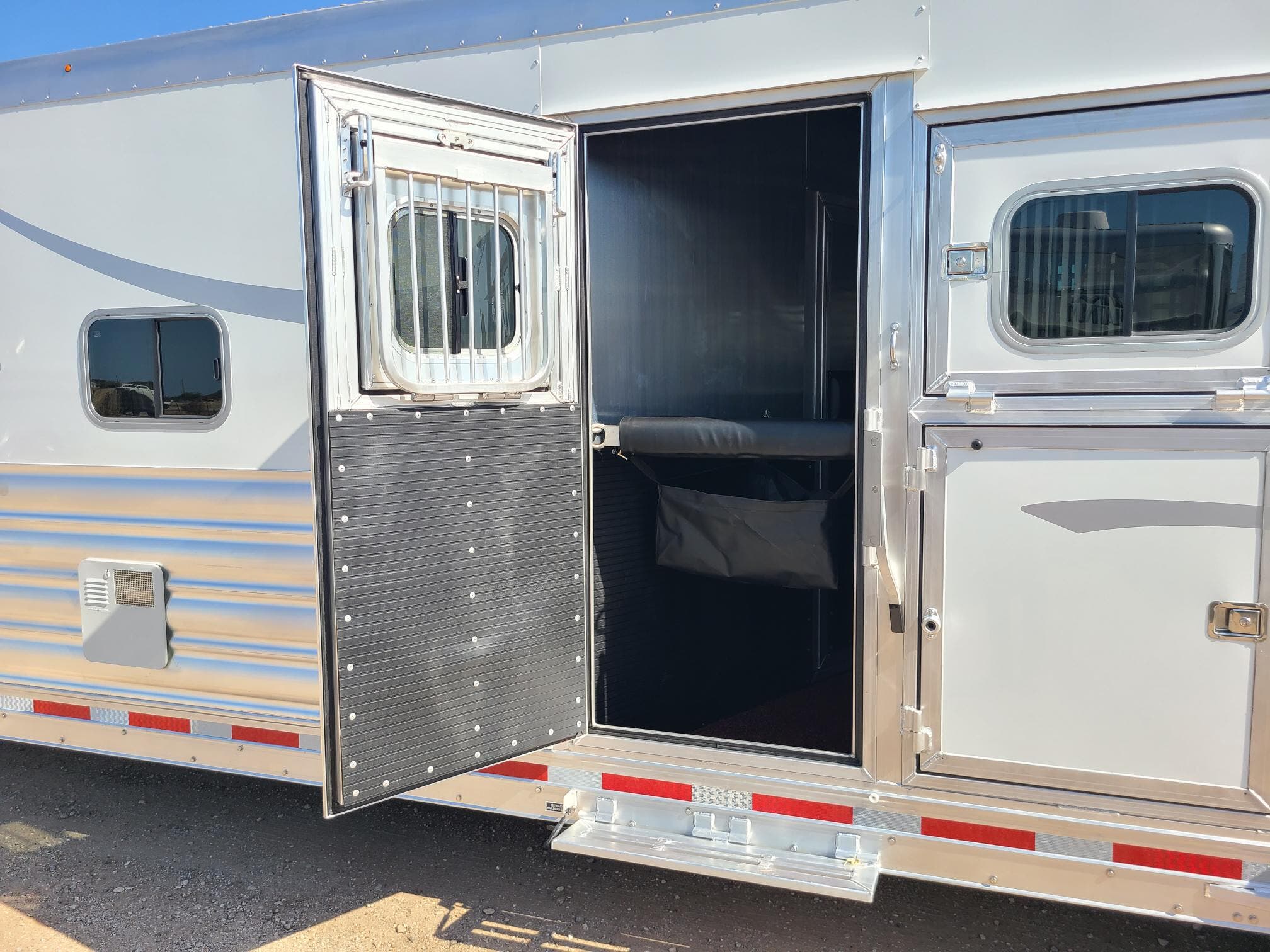 Trailer Photo 25