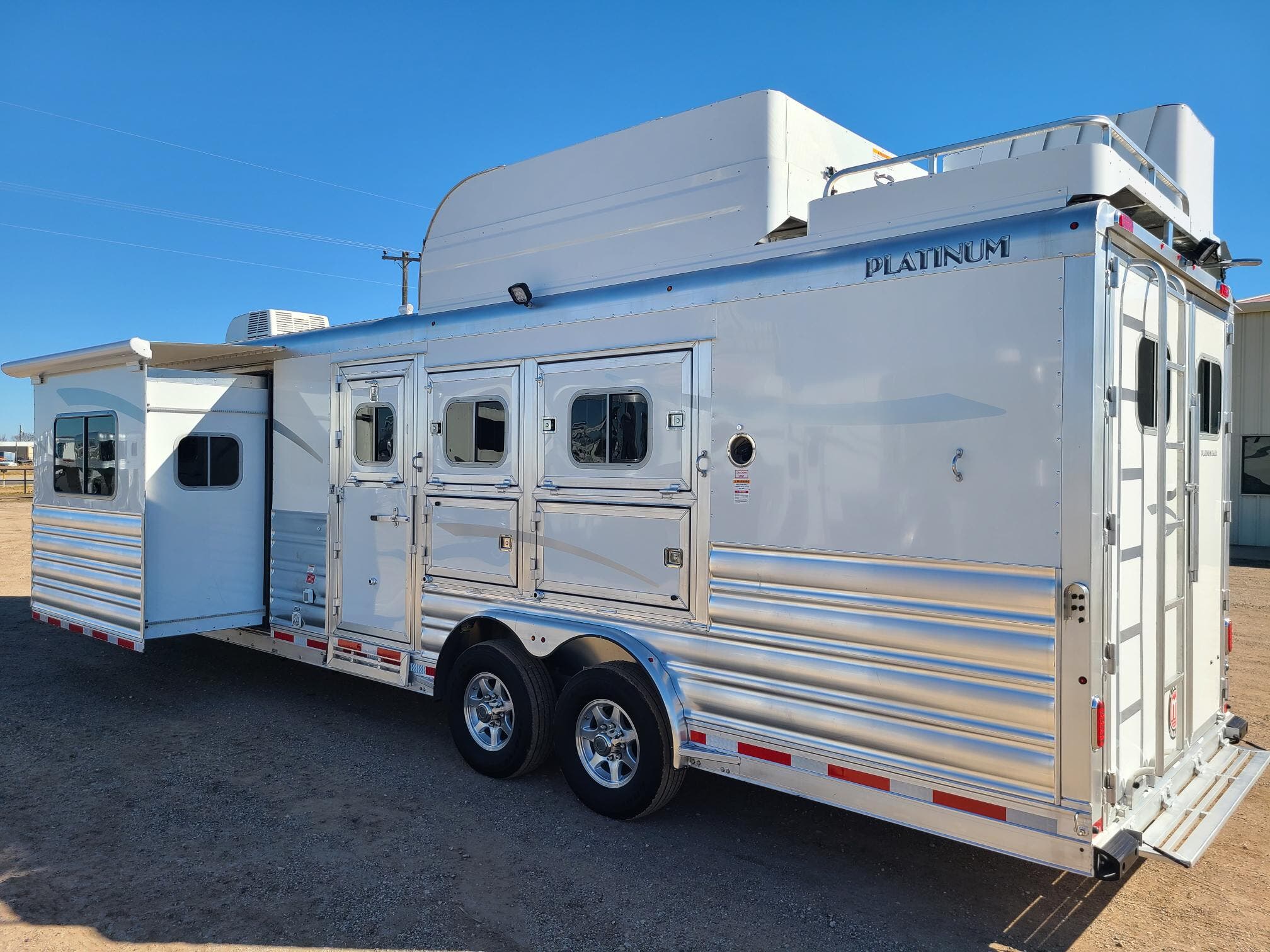 Trailer Photo 3
