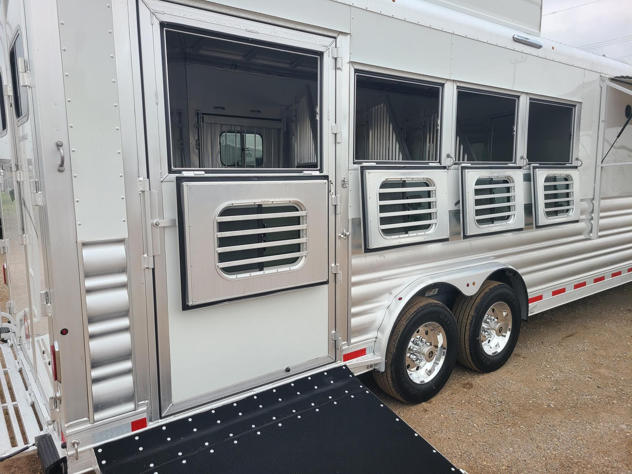 Trailer Photo 19