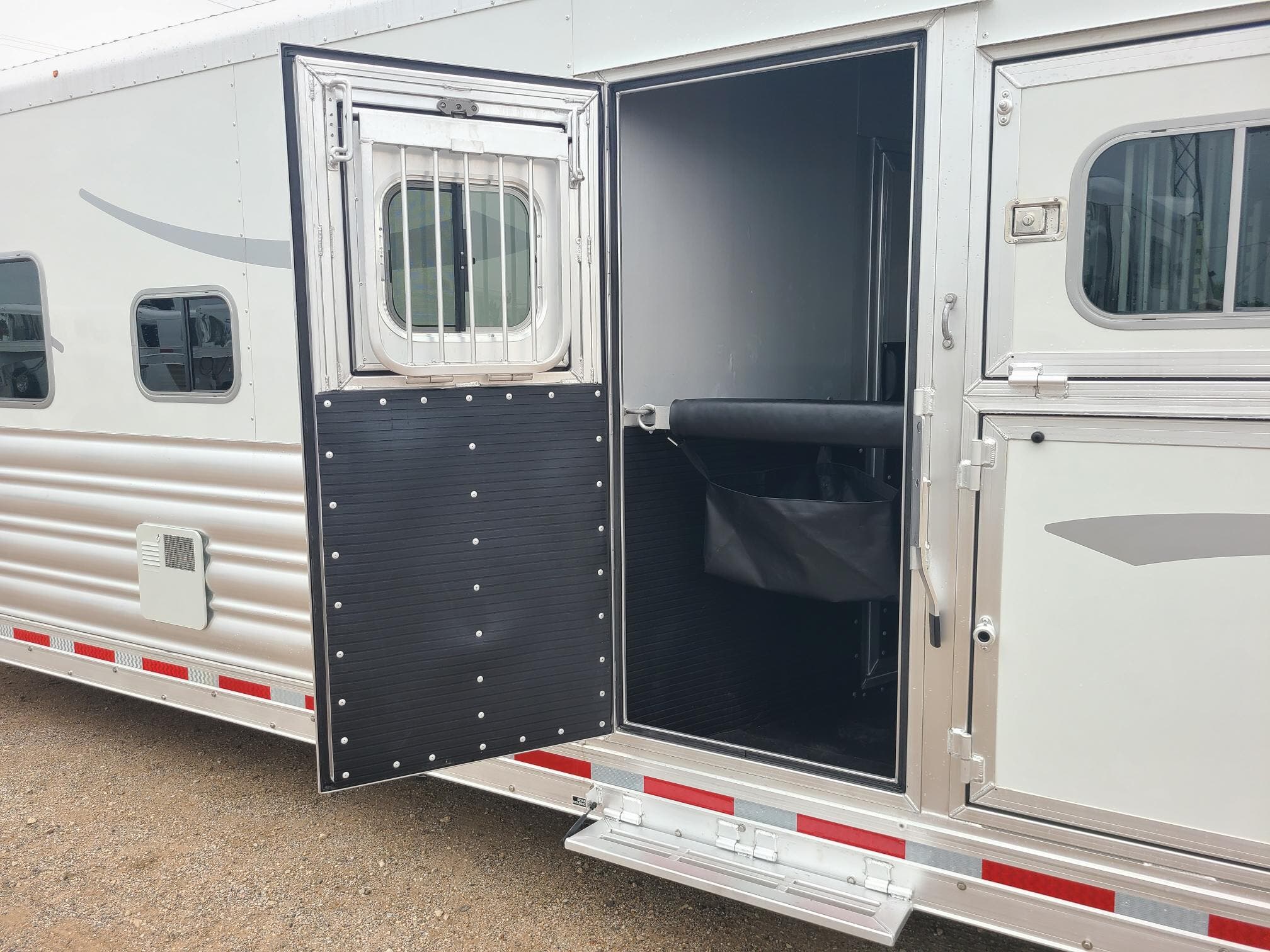 Trailer Photo 28