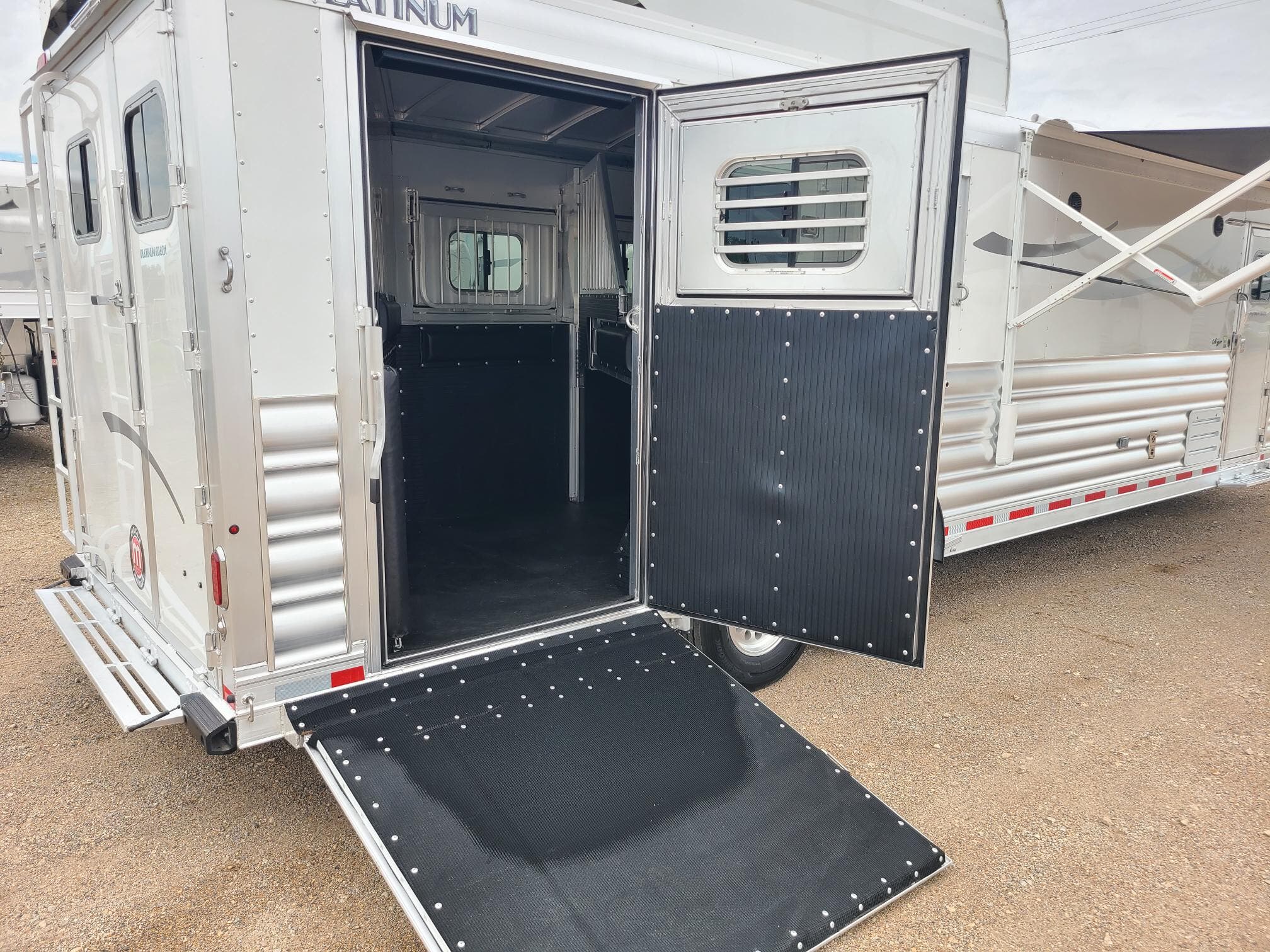 Trailer Photo 19