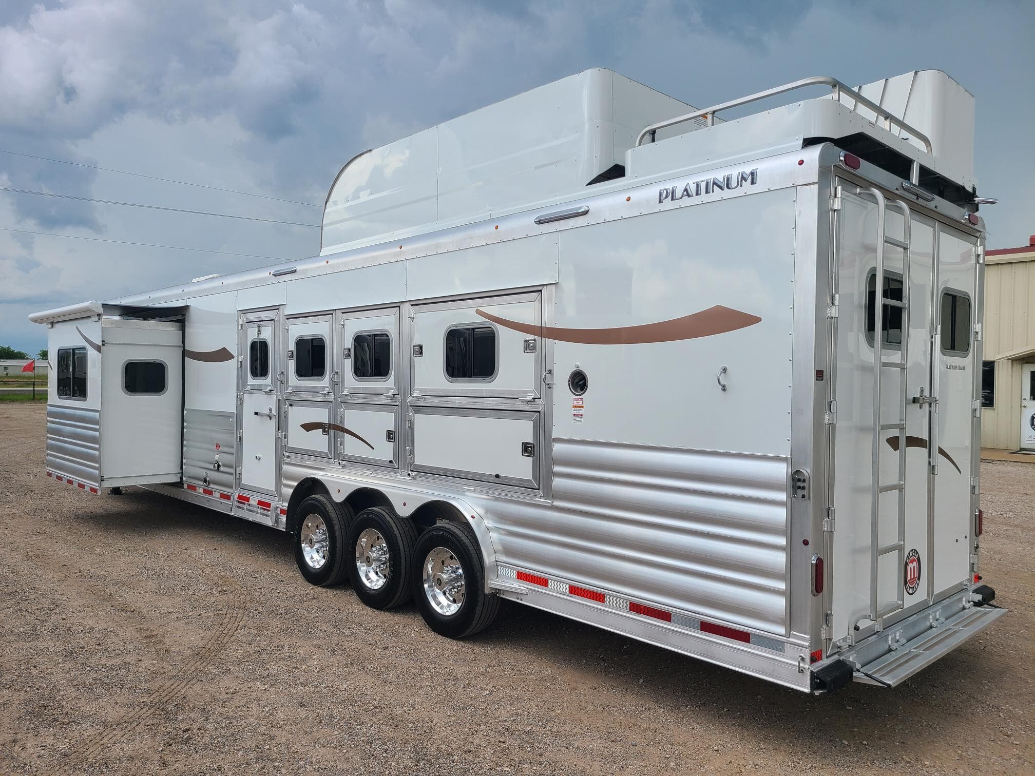 Trailer Photo 2