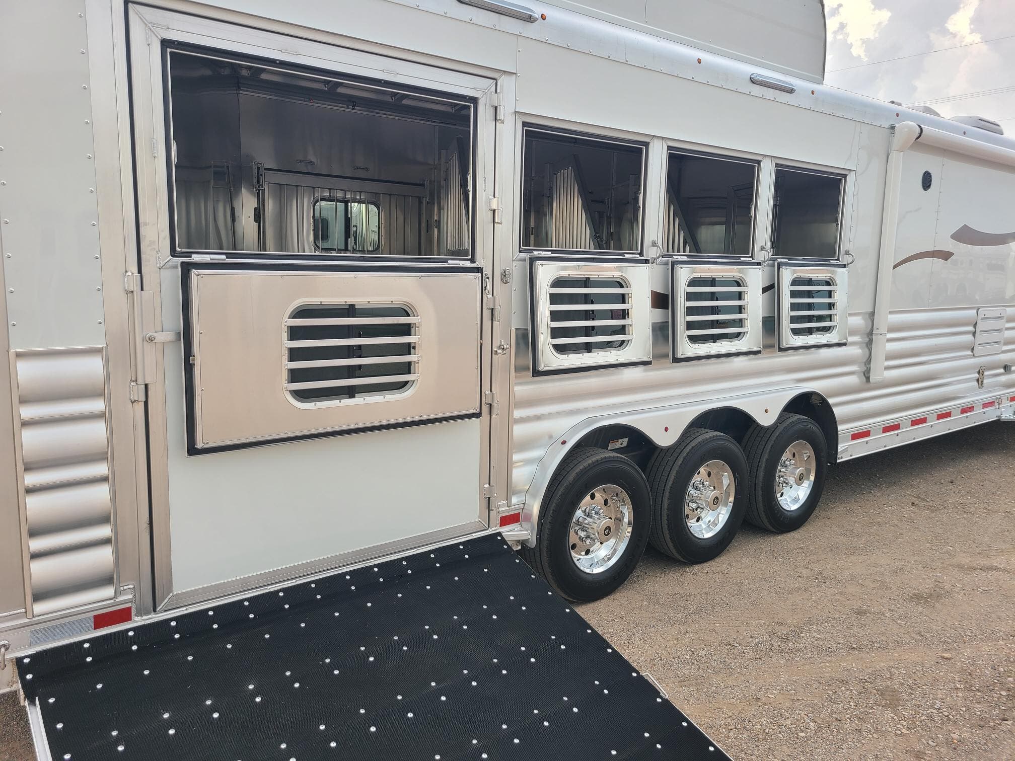 Trailer Photo 19