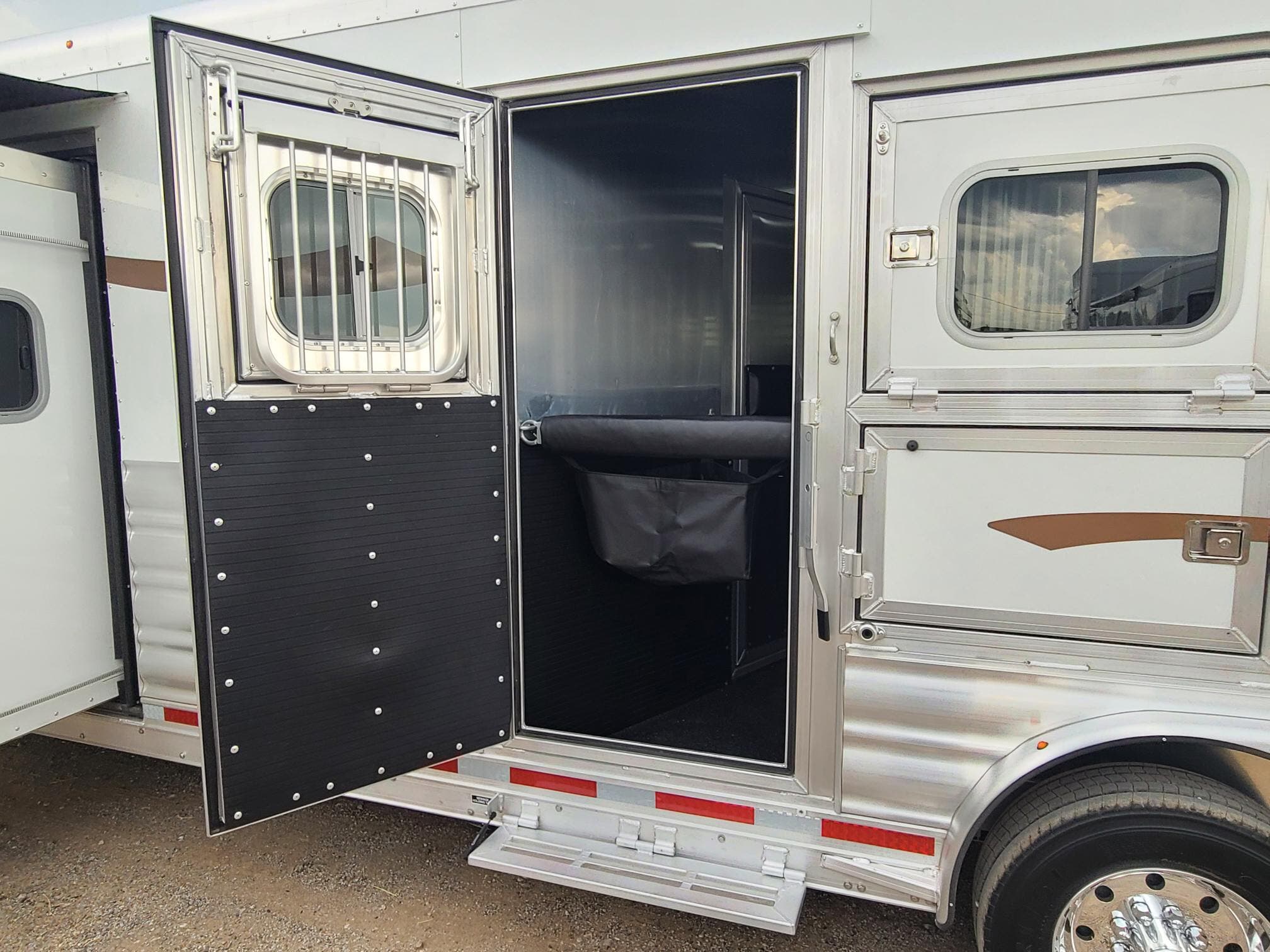 Trailer Photo 25