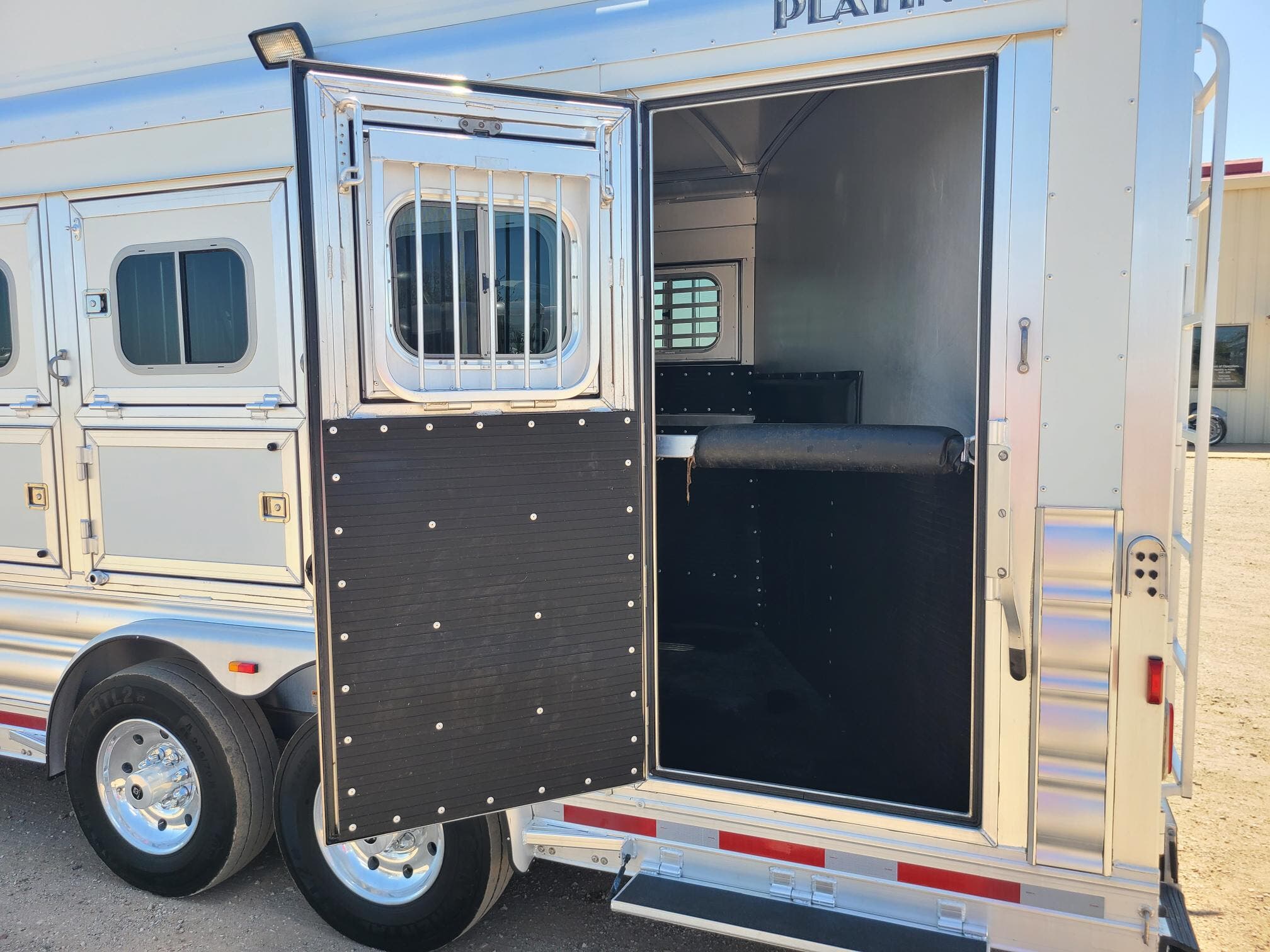 Trailer Photo 23