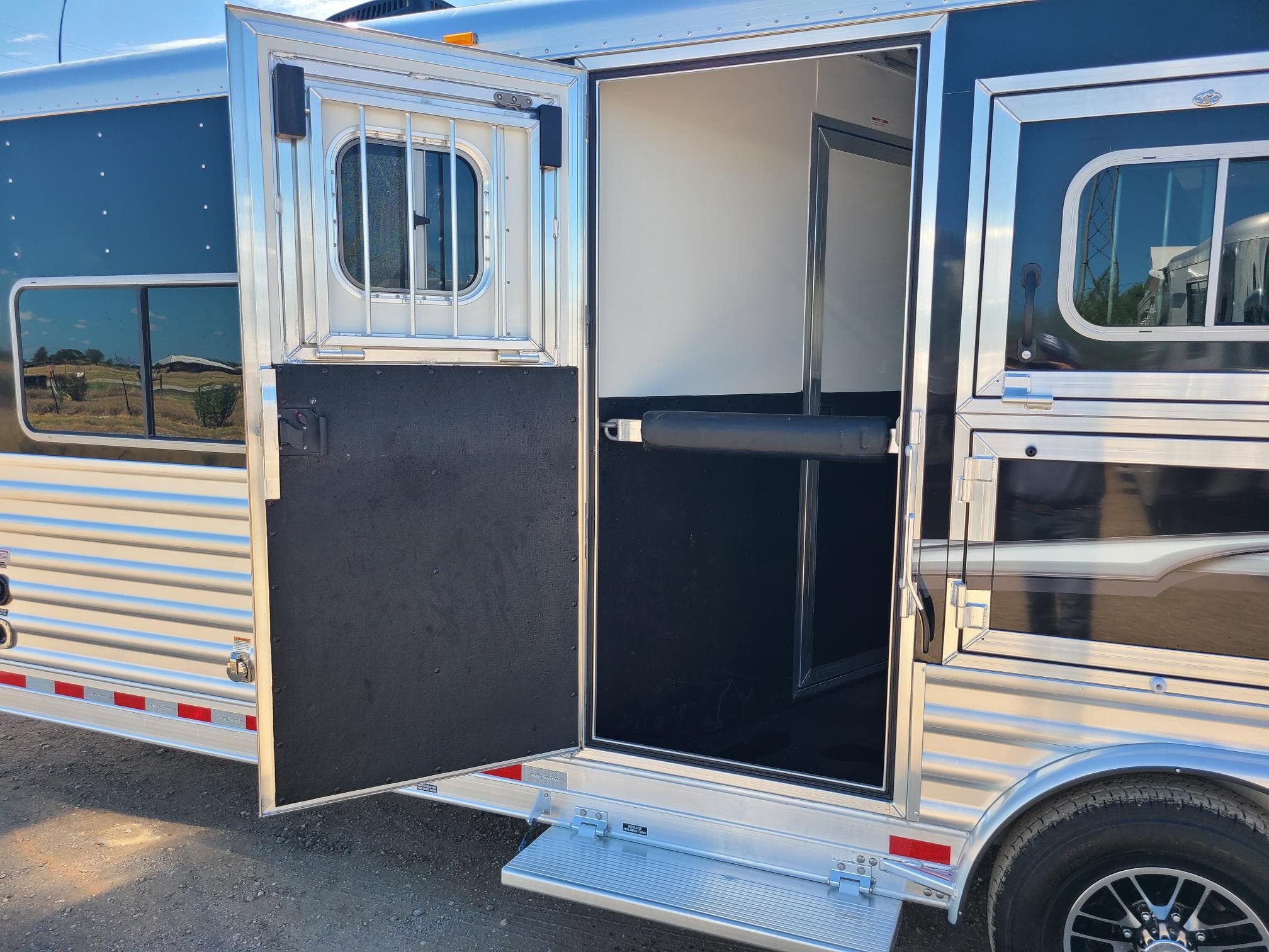 Trailer Photo 22