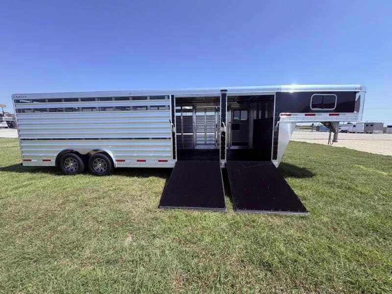 Trailer Photo 2