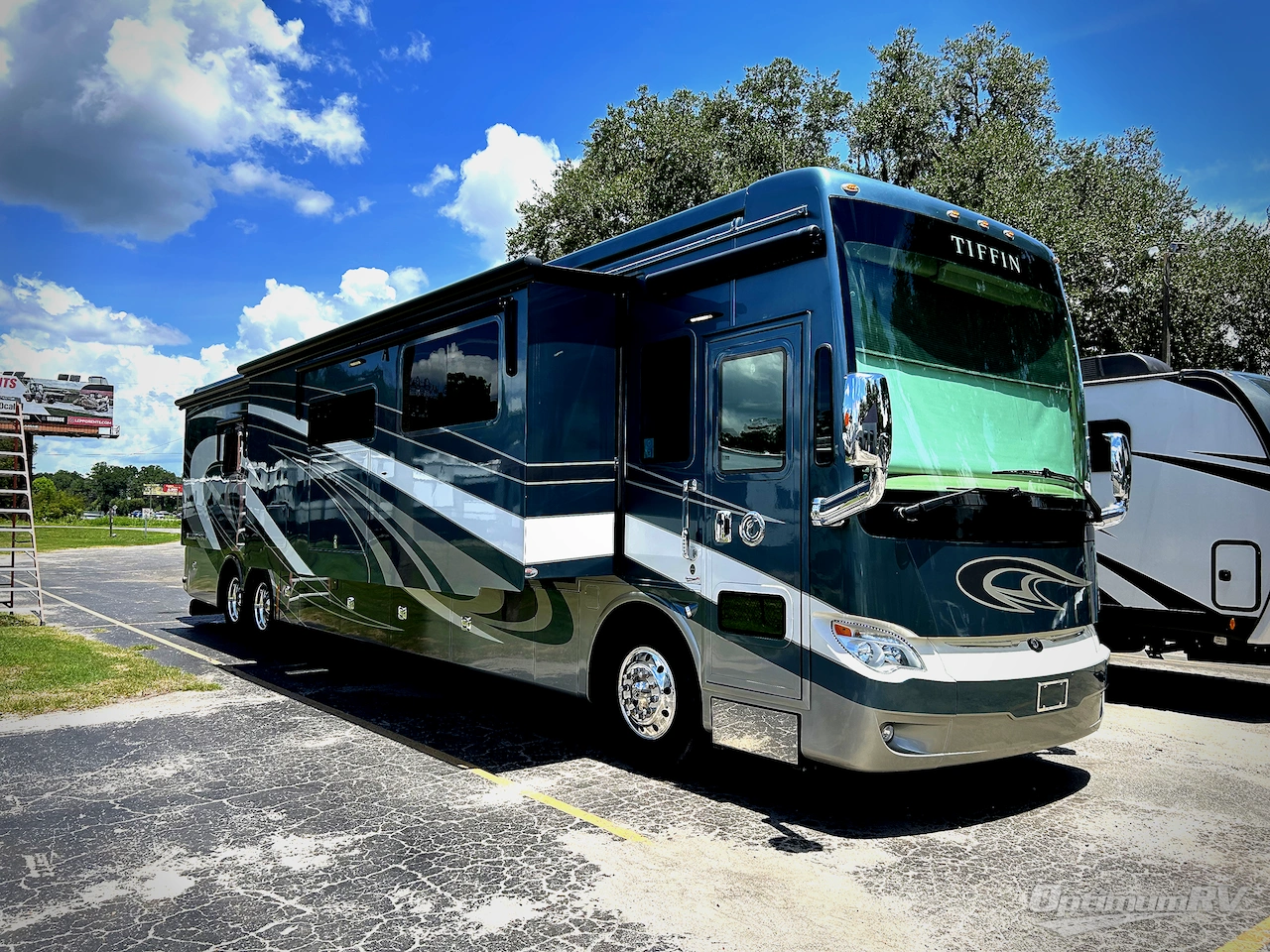2018 Tiffin Allegro Bus