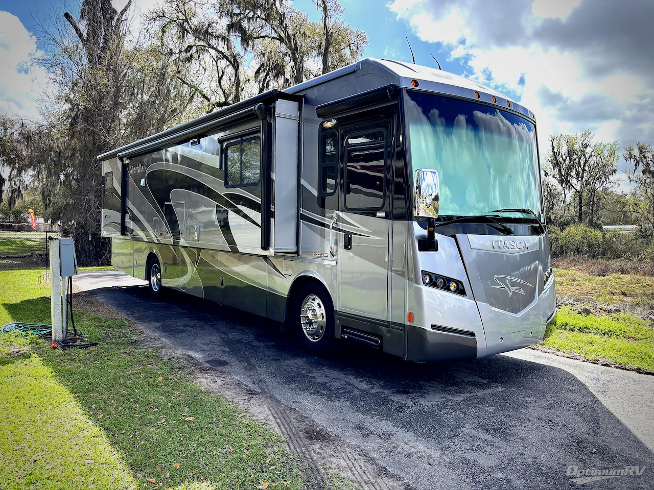 2013 Itasca Meridian