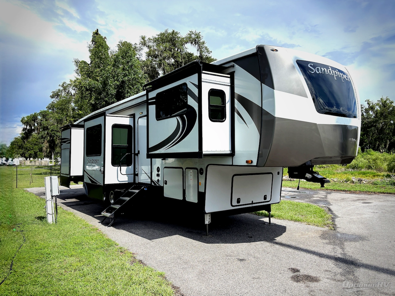 2022 Forest River Sandpiper Luxury