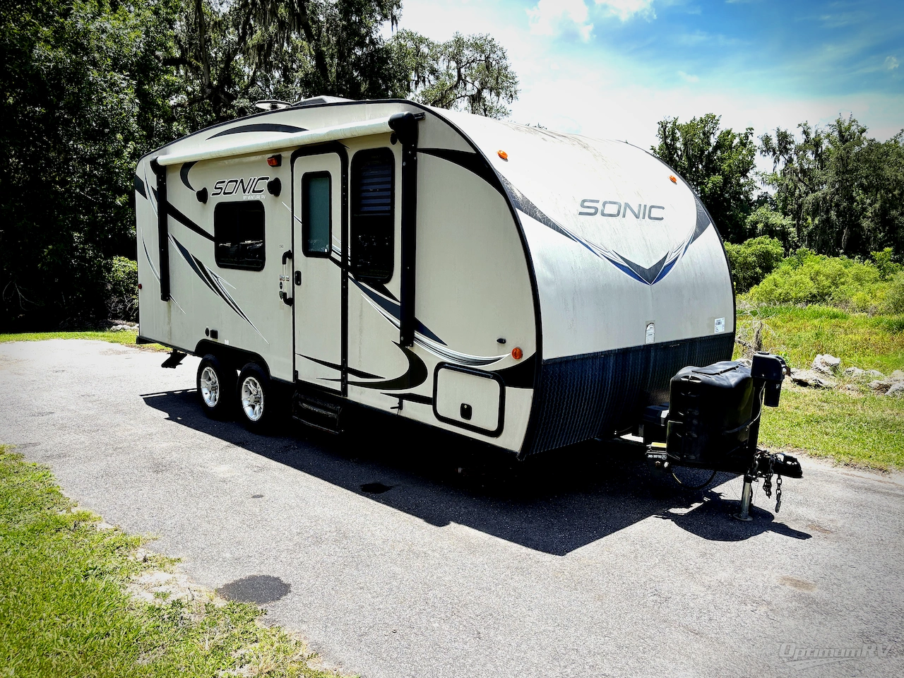 2016 Venture RV Sonic