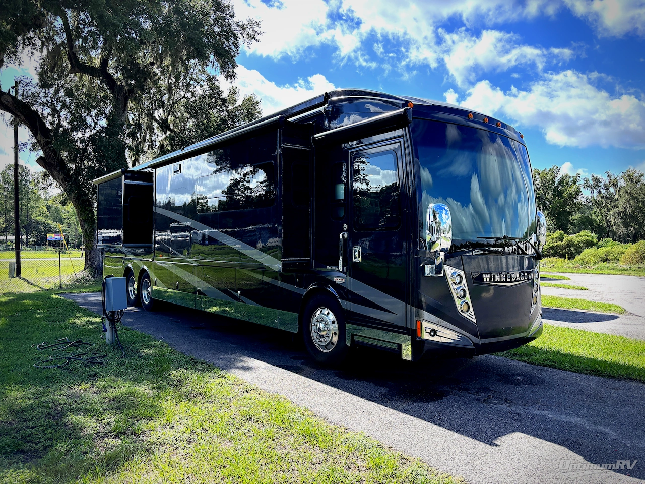 2015 Winnebago Grand Tour