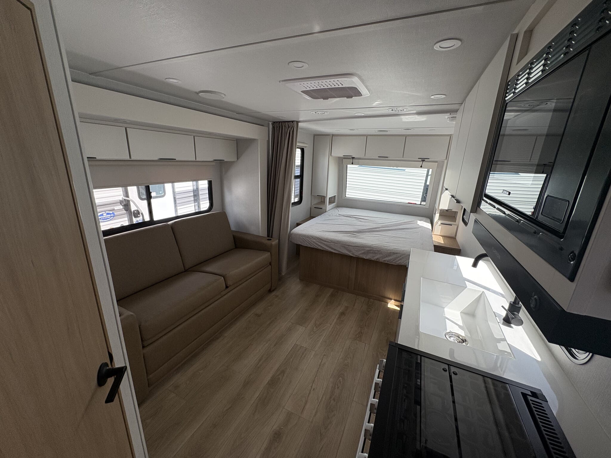 Thrive/18FBS/2026 image-4