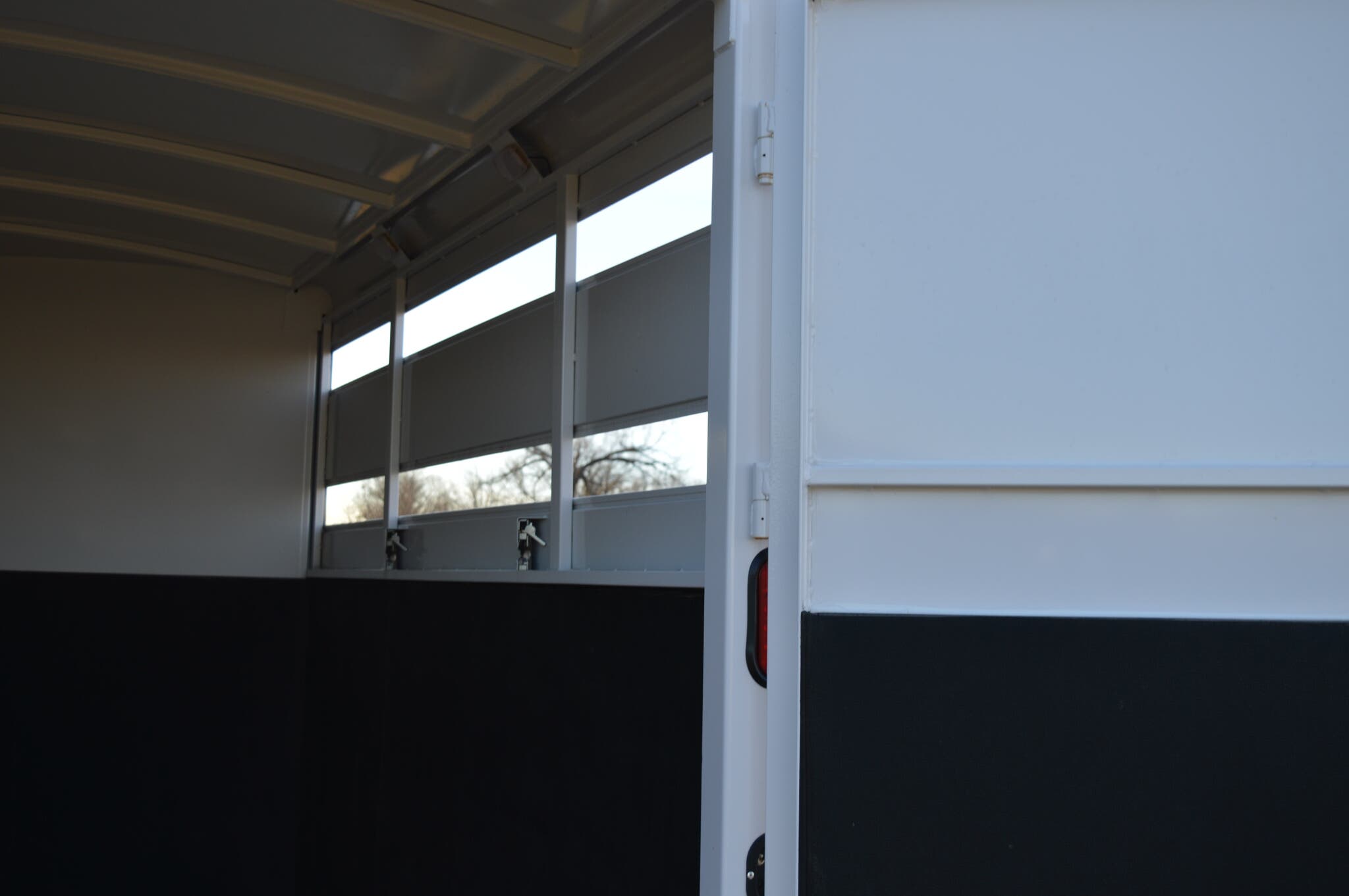 Trailer Photo 8