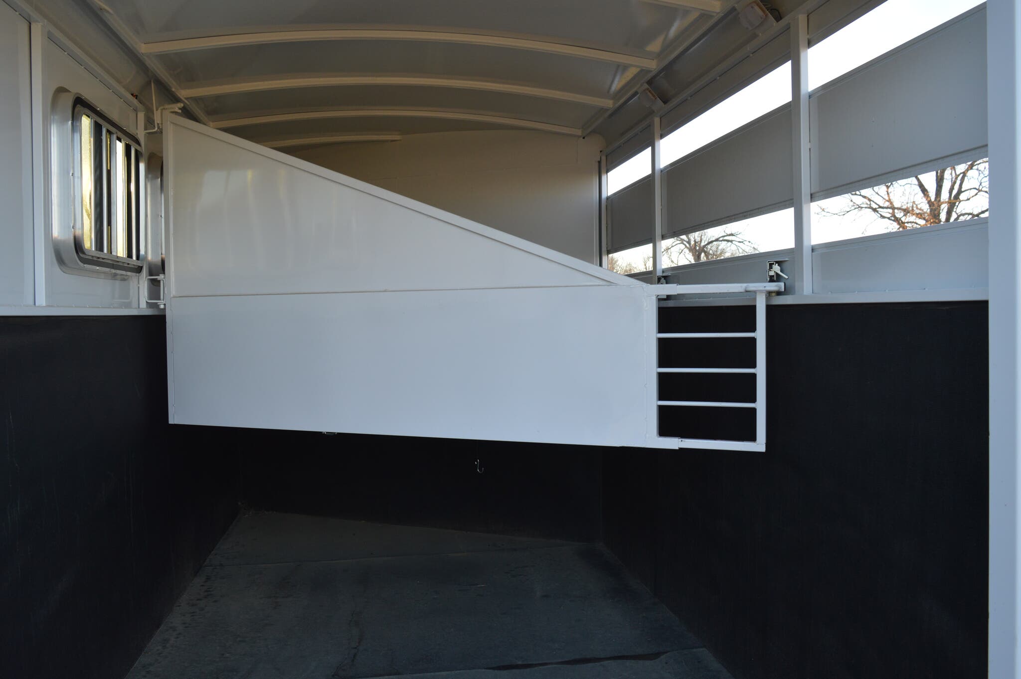Trailer Photo 11