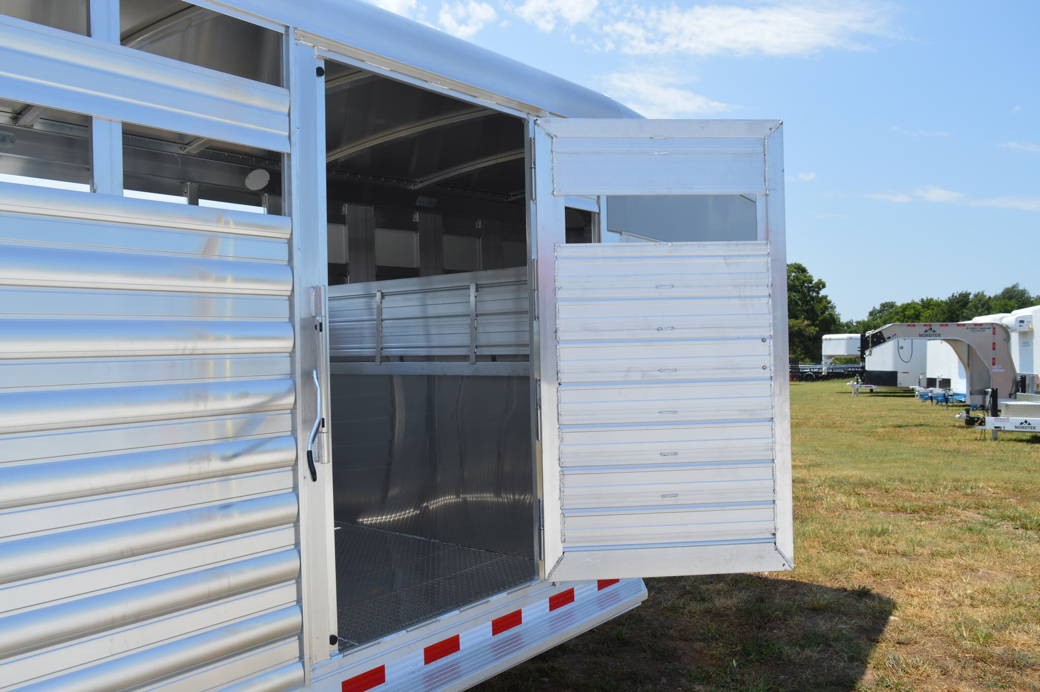 Trailer Photo 19