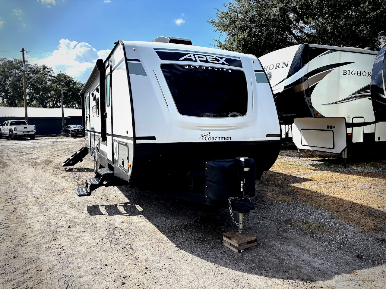 2022 Coachmen Apex Ultra-Lite