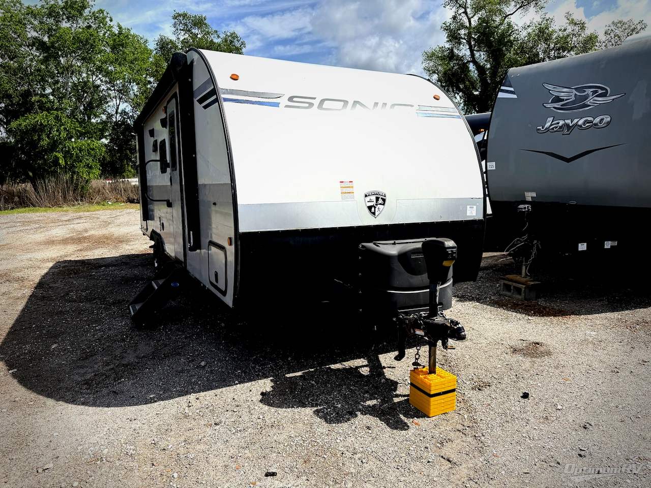 2020 Venture RV Sonic