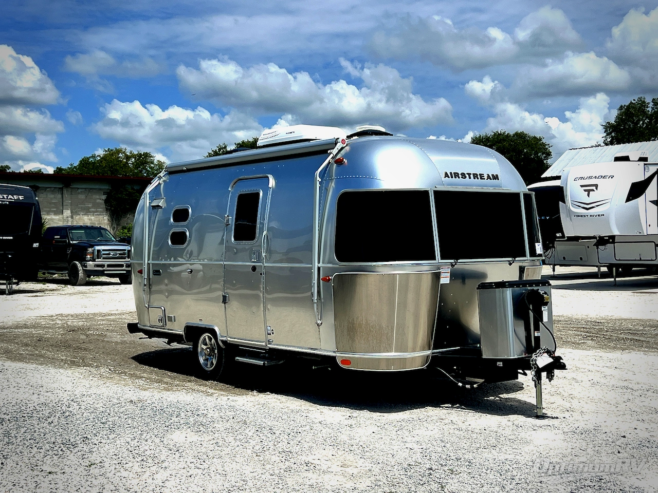 2022 Airstream Caravel