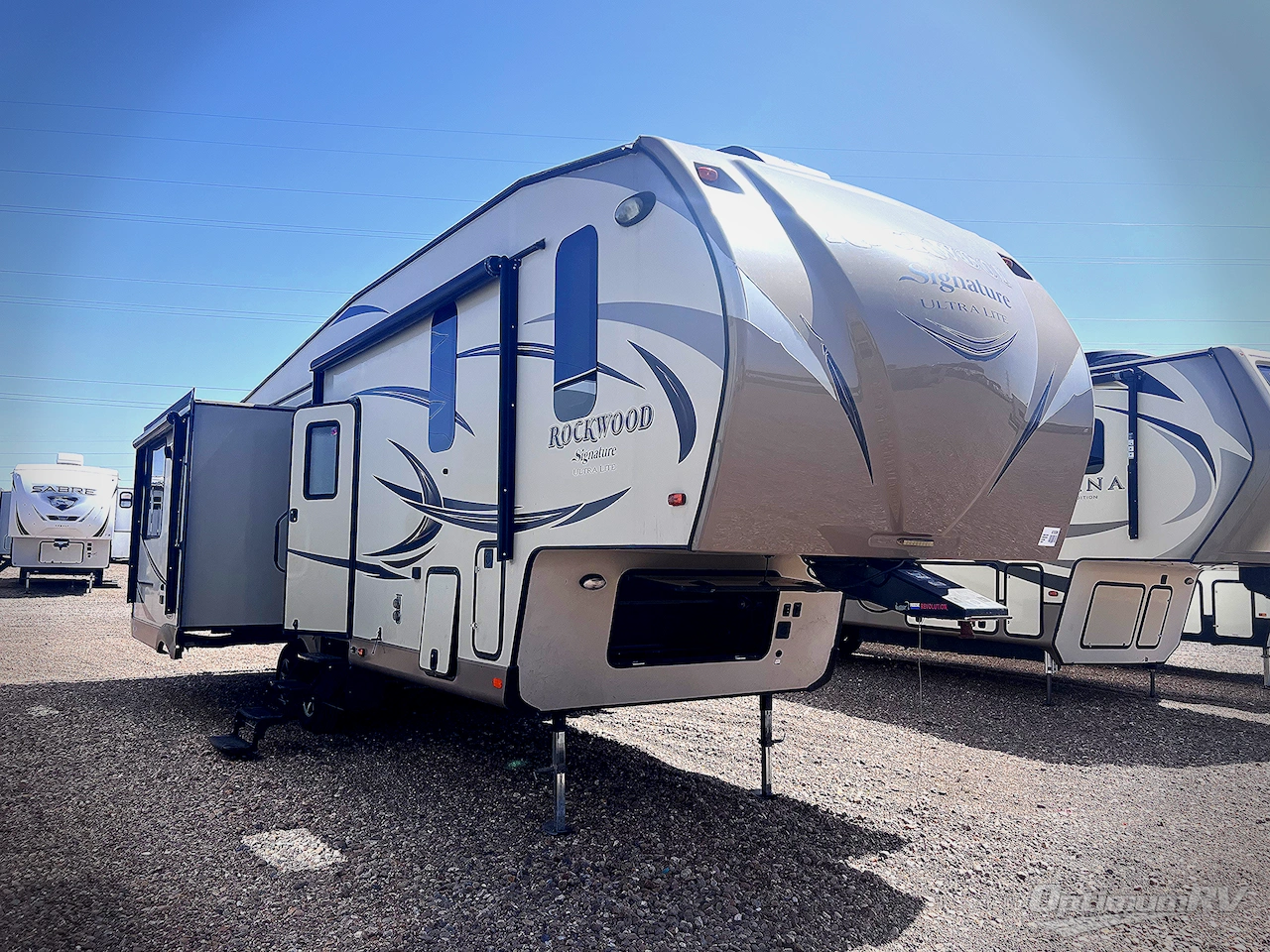 2017 Forest River Rockwood Signature Ultra Lite
