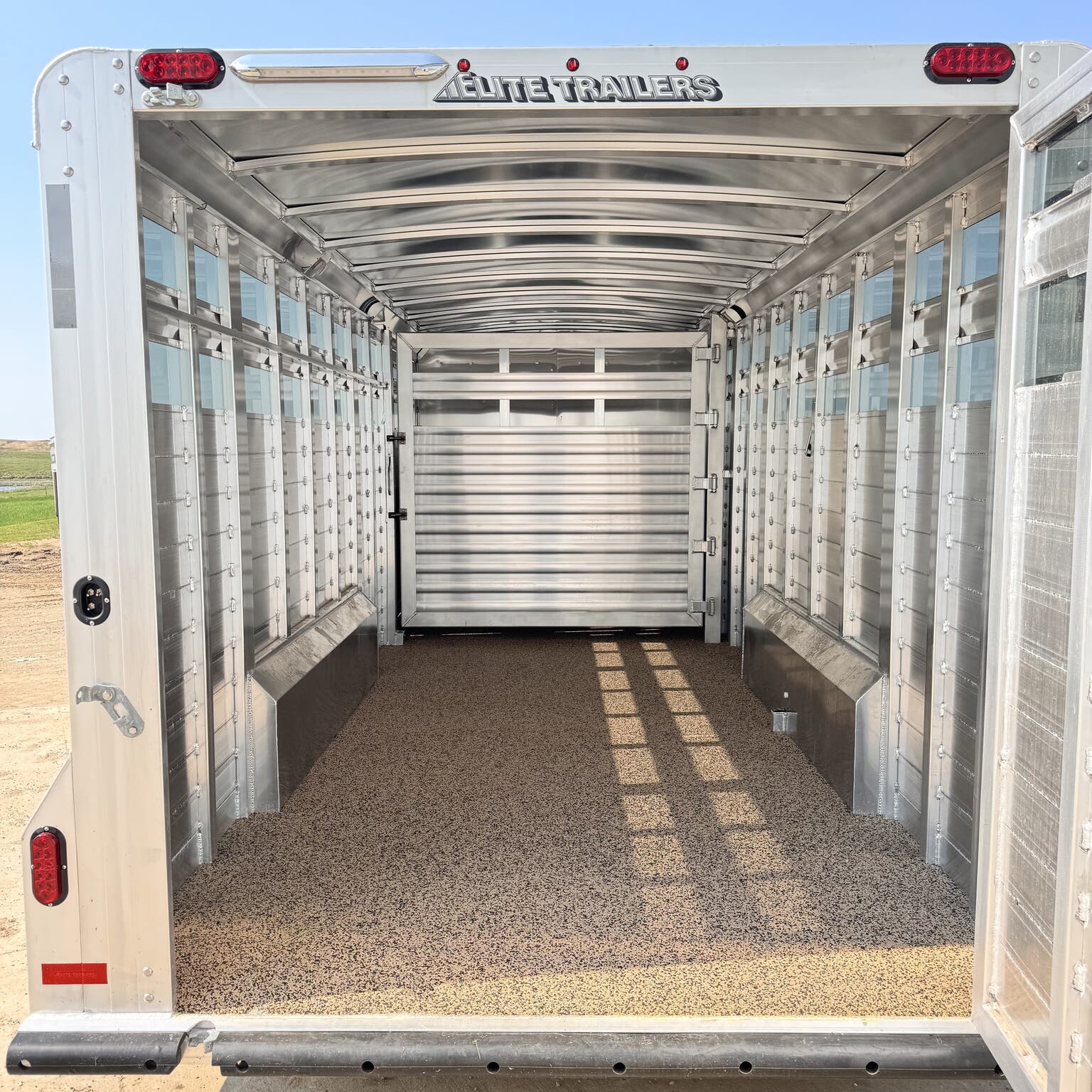 Trailer Photo 18