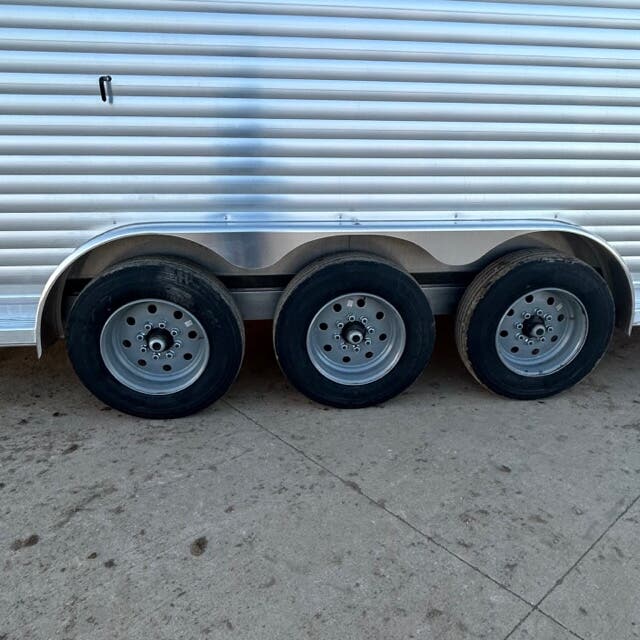 Trailer Photo 8